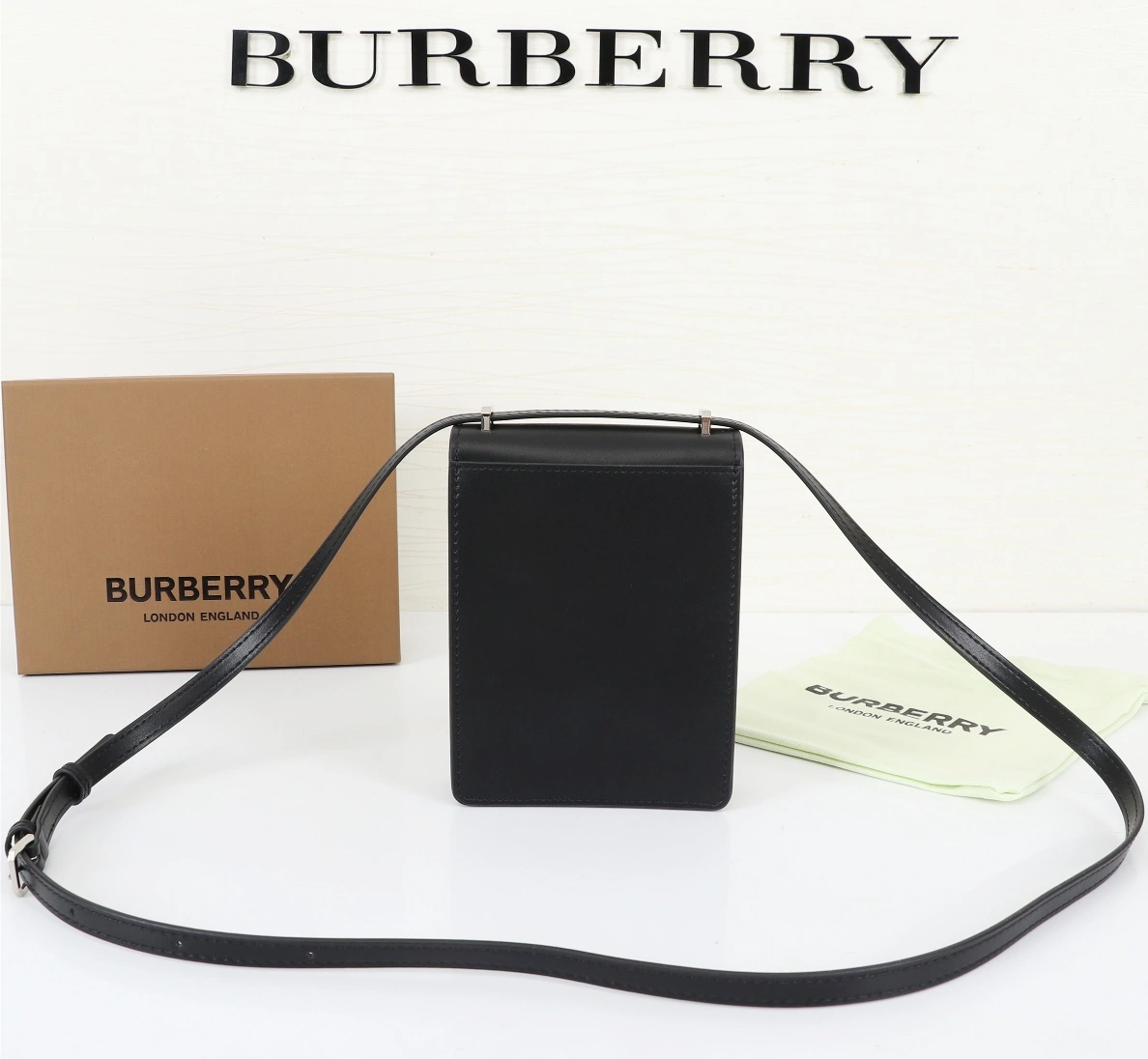 Minimalist 5840 Burberry AAA Quality Messenger Bags For Women
