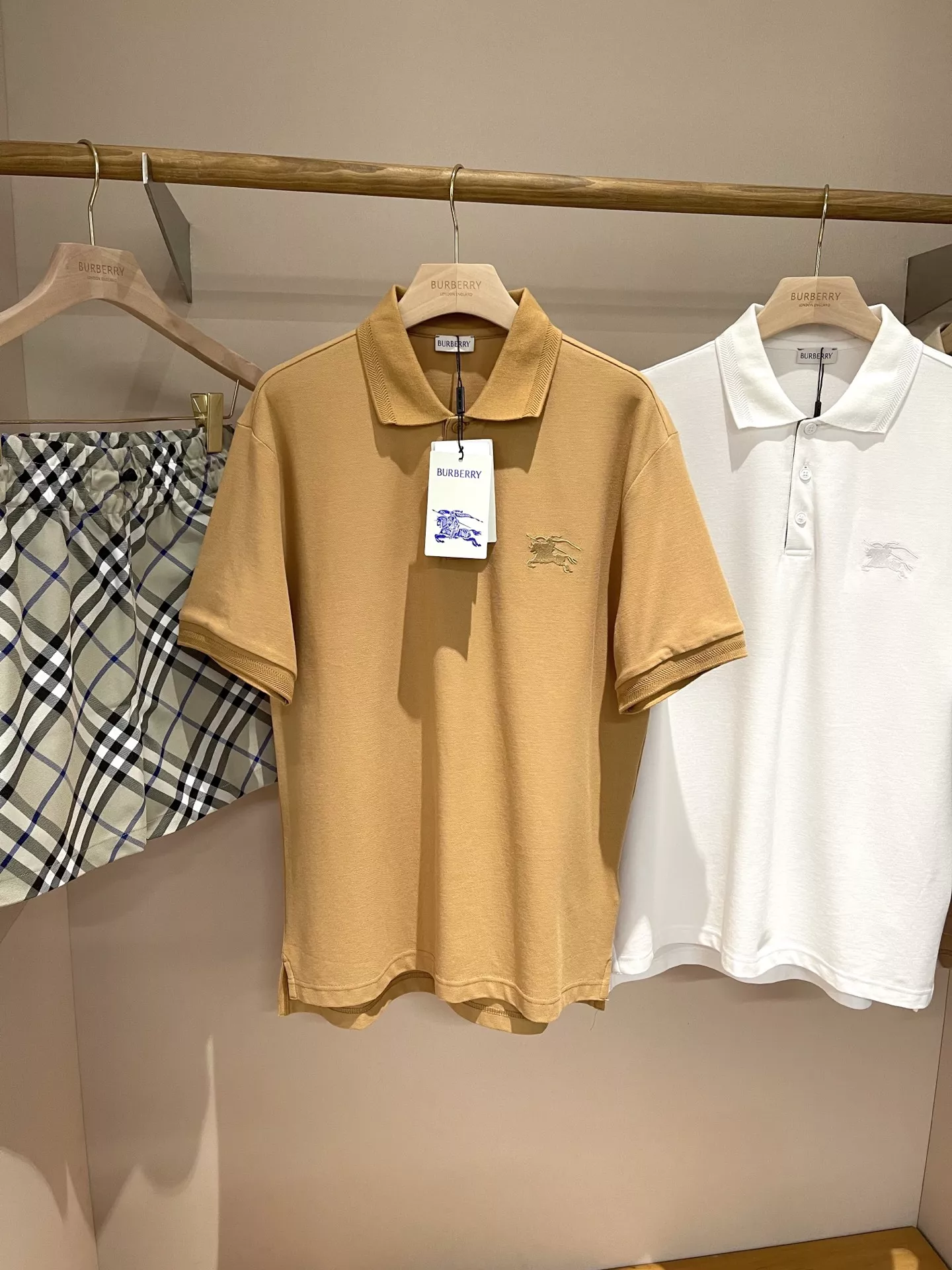 Minimalist 5895 Burberry T-Shirts Short Sleeved For Unisex
