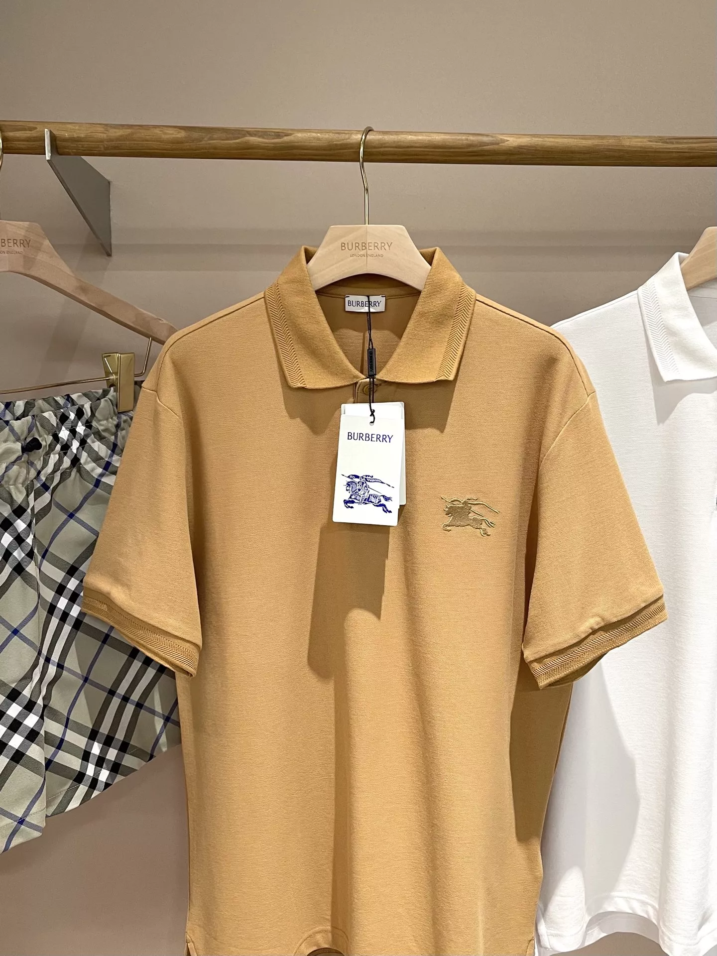 Minimalist 5895 Burberry T-Shirts Short Sleeved For Unisex
