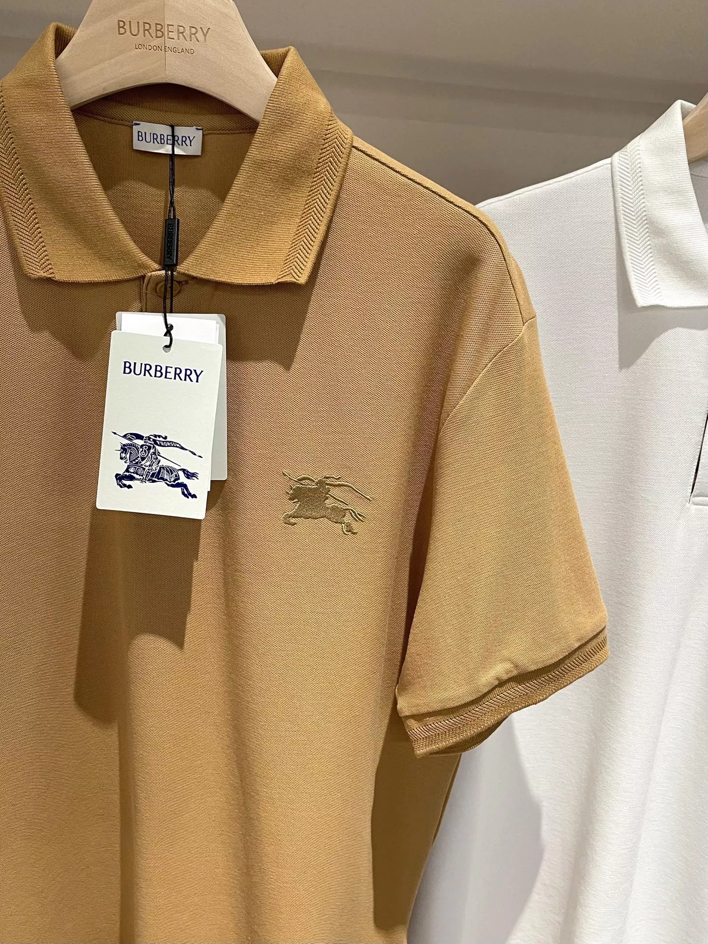 Minimalist 5895 Burberry T-Shirts Short Sleeved For Unisex