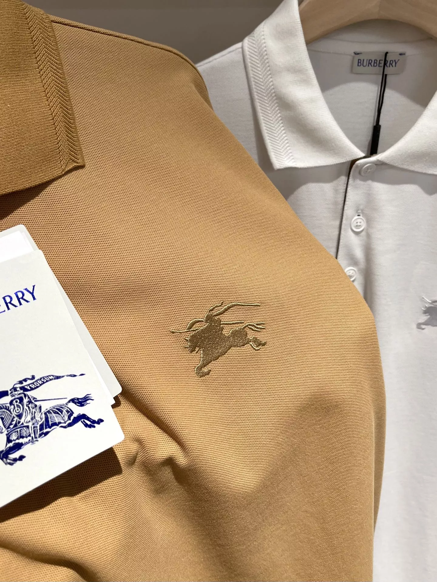 Minimalist 5895 Burberry T-Shirts Short Sleeved For Unisex