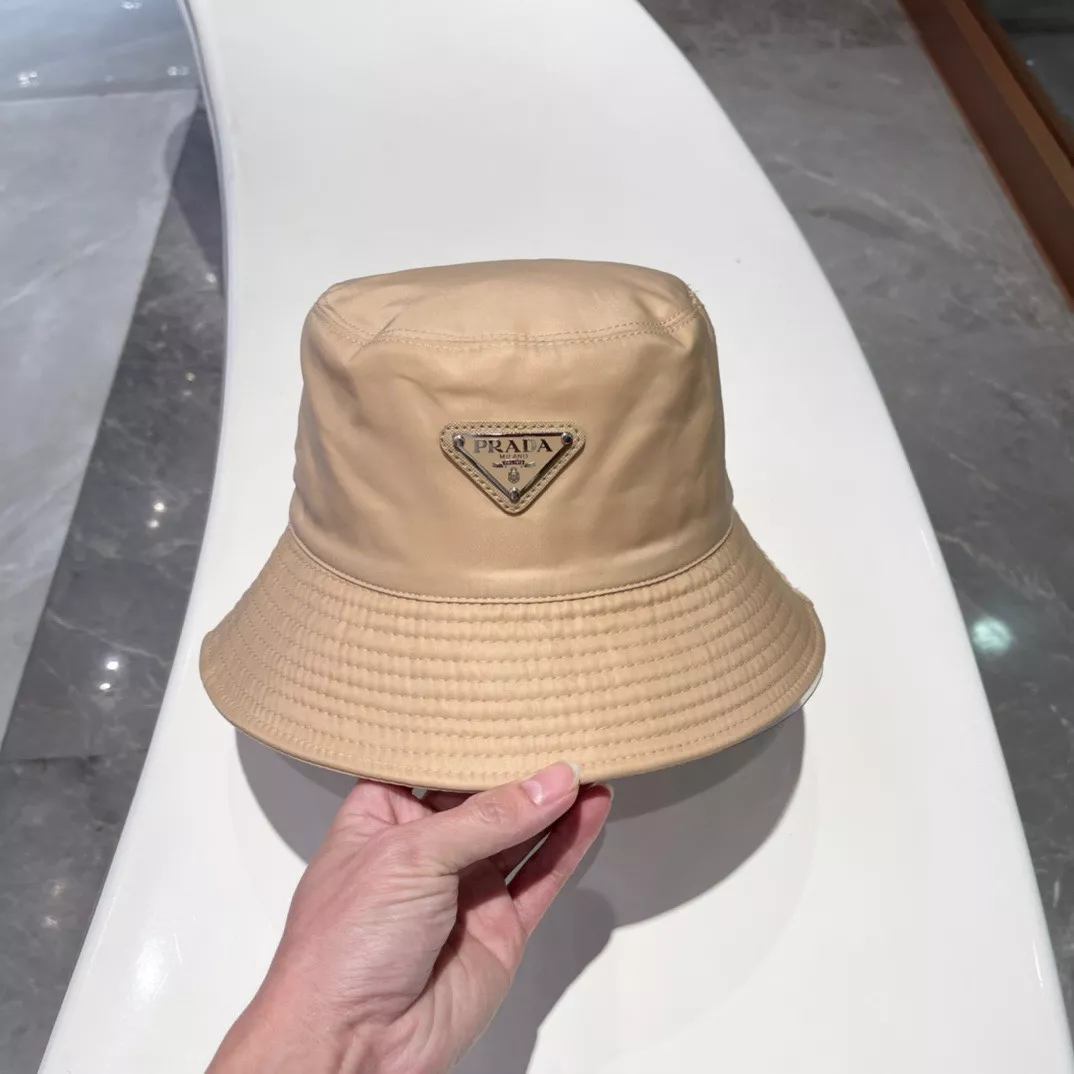 Minimalist 5995 Prada Caps