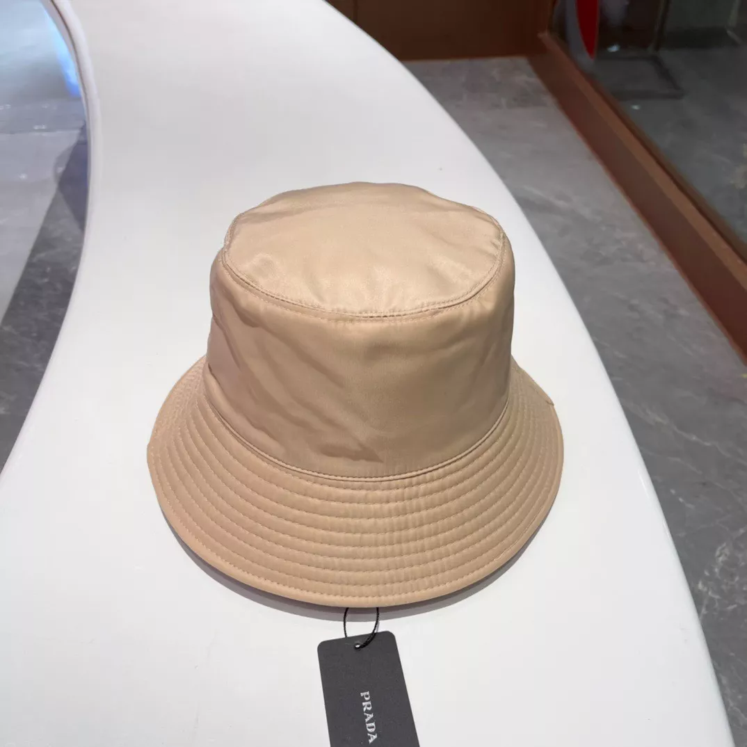 Minimalist 5995 Prada Caps