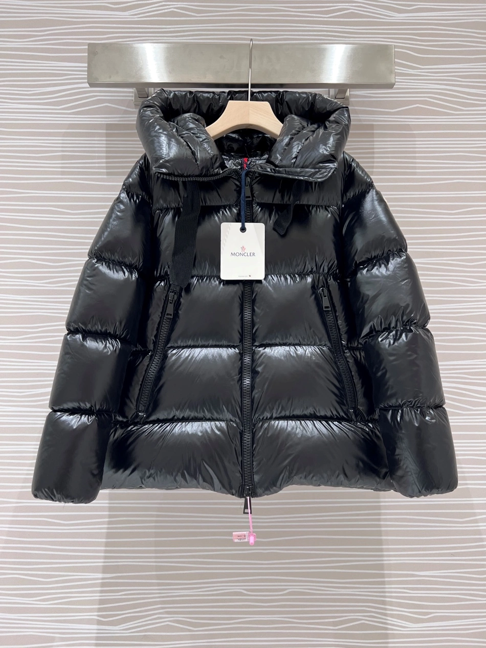 Minimalist 6051 Moncler Down Feather Coat Long Sleeved For Women