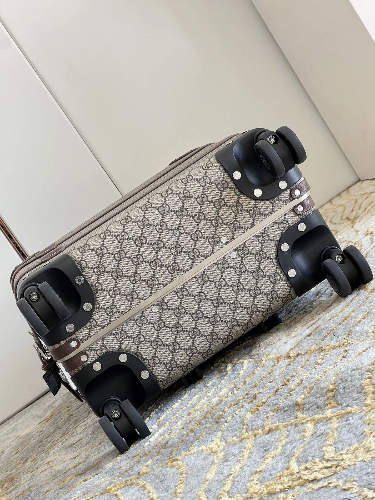 Minimalist 6067 Gucci Luggage