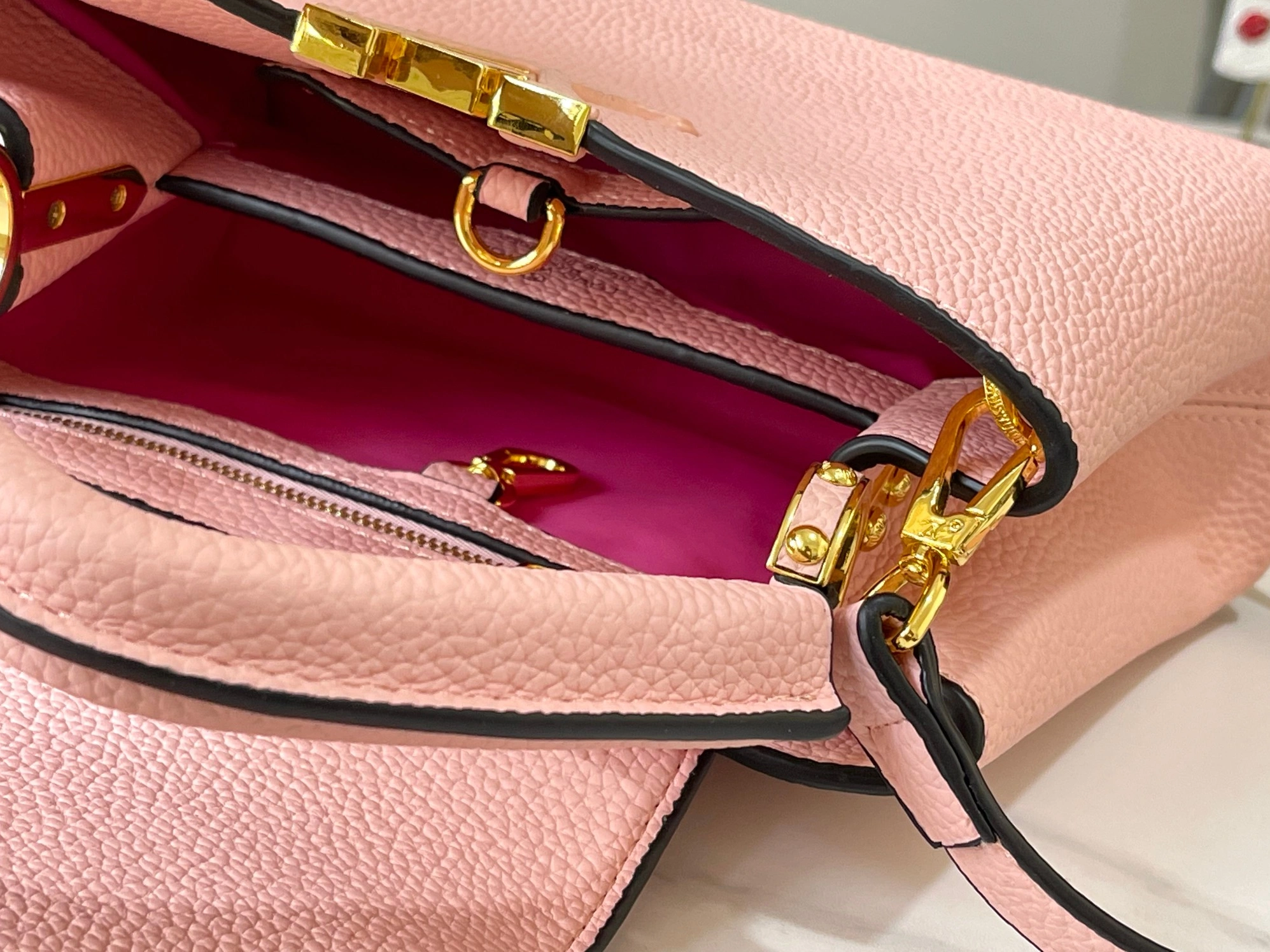 Minimalist 6258 Louis Vuitton AAA Quality Messenger Bags For Women