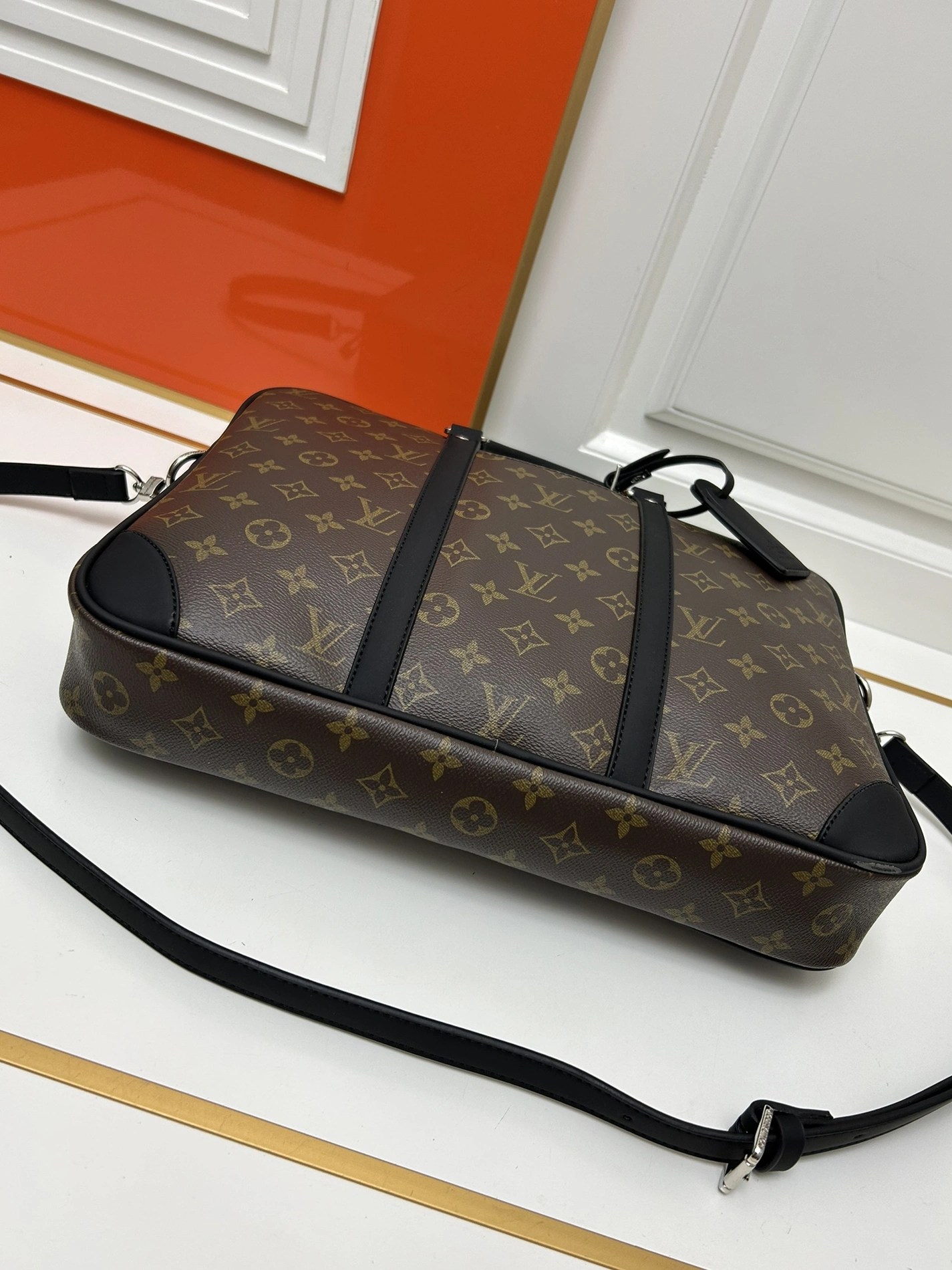 Minimalist 6483 Louis Vuitton AAA Man Handbags
