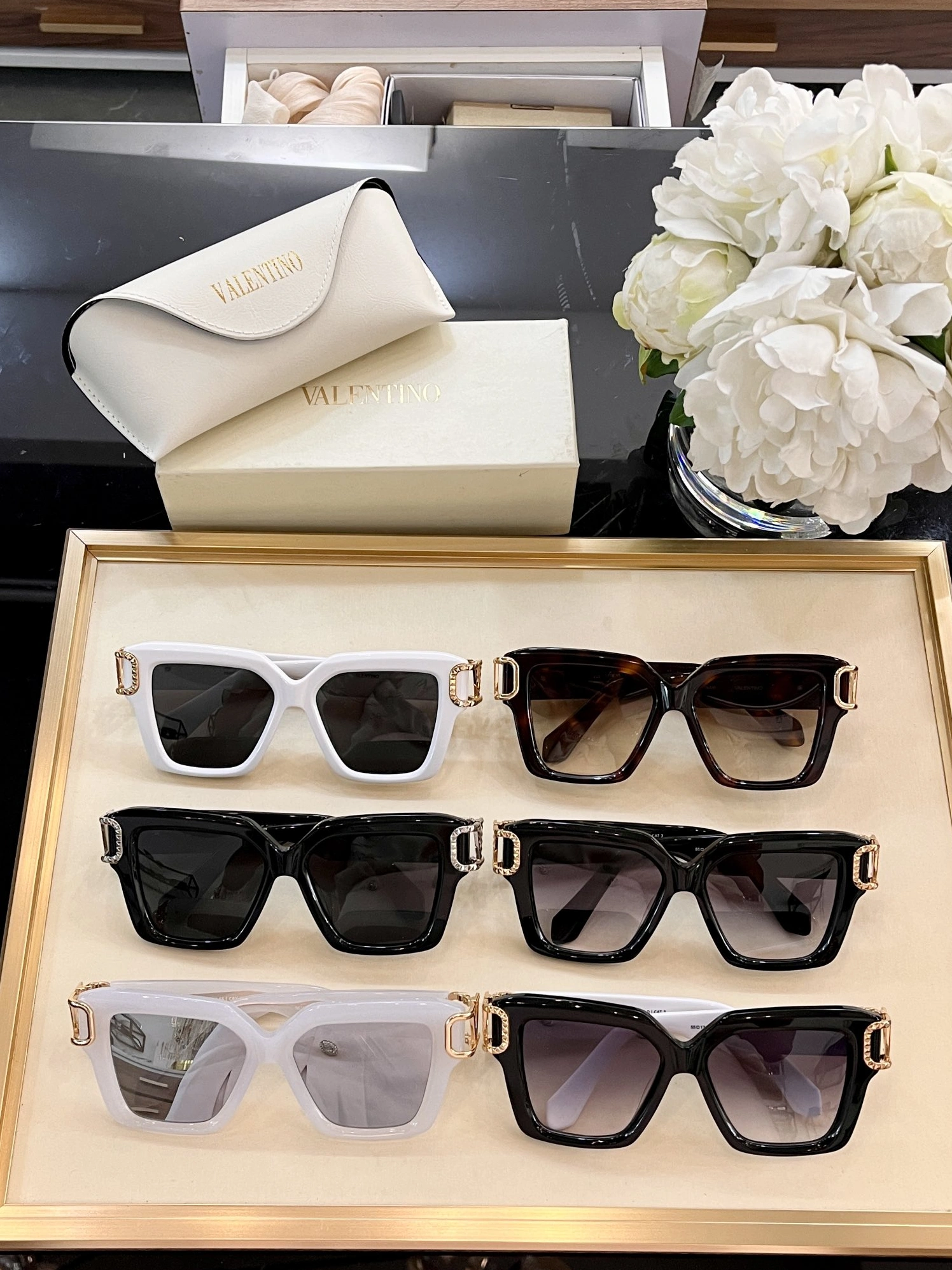 Minimalist 6534 Valentino AAA Quality Sunglasses