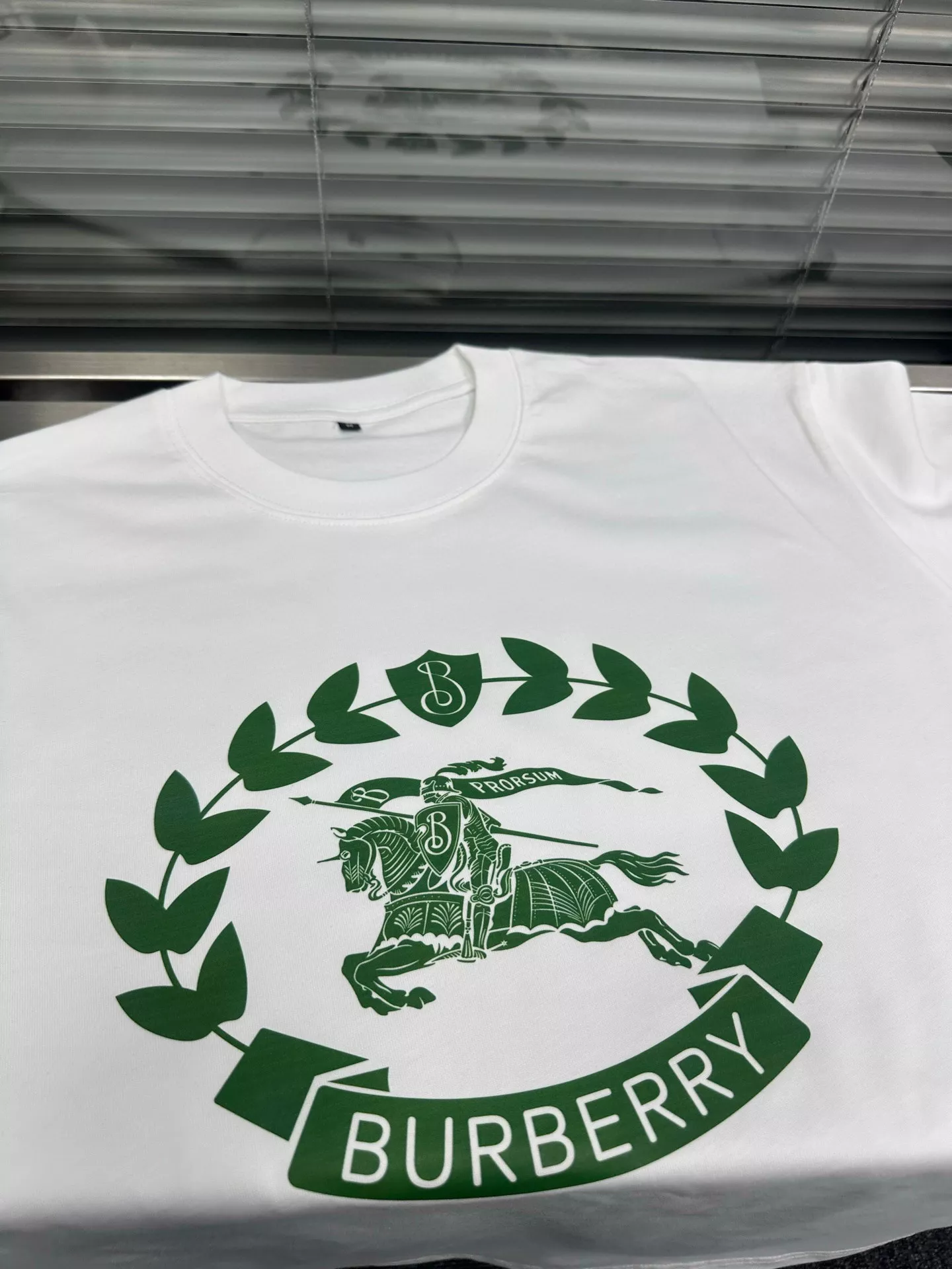 Minimalist 6863 Burberry T-Shirts Short Sleeved For Unisex