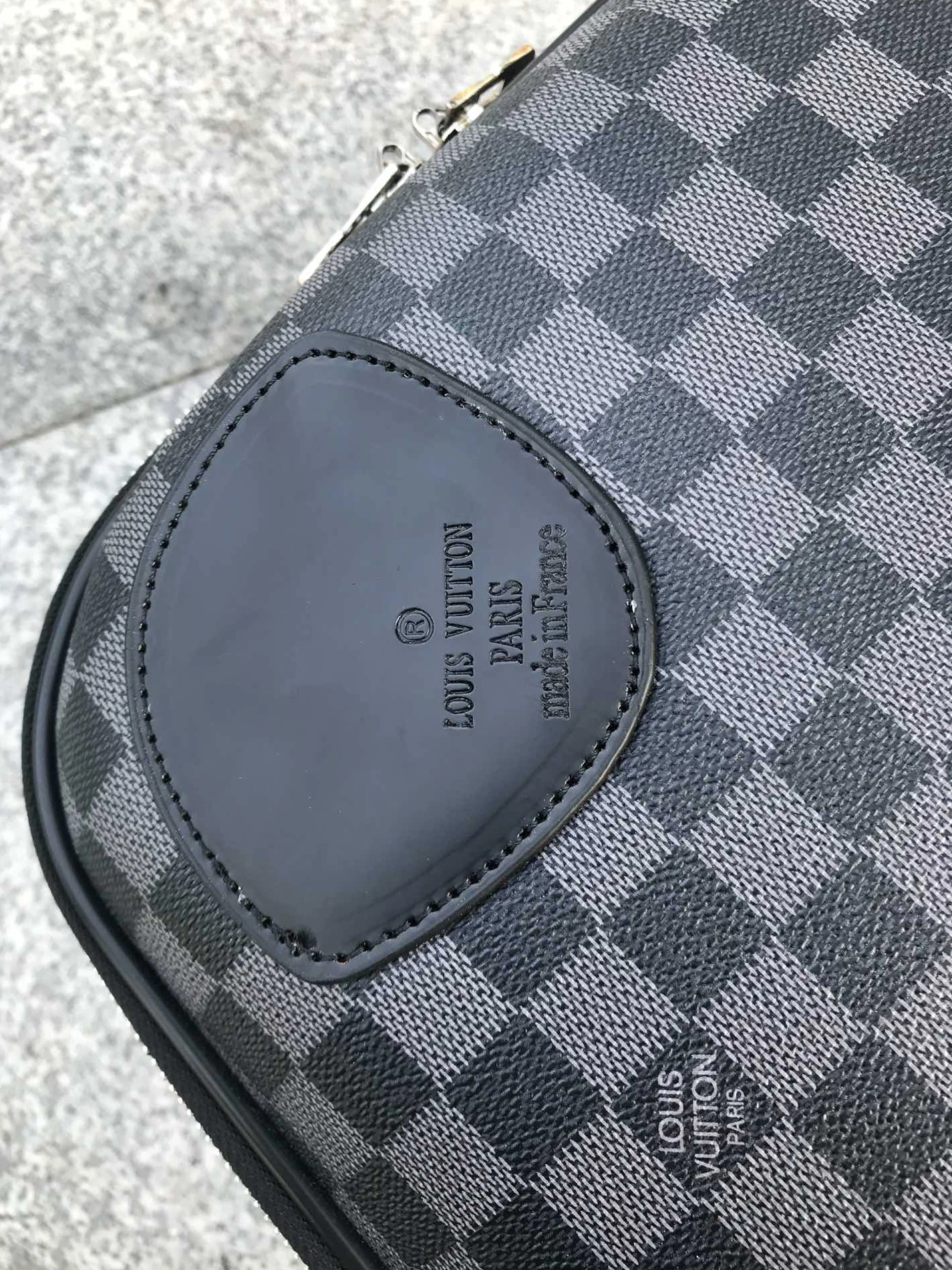 Minimalist 7010 Louis Vuitton Luggage