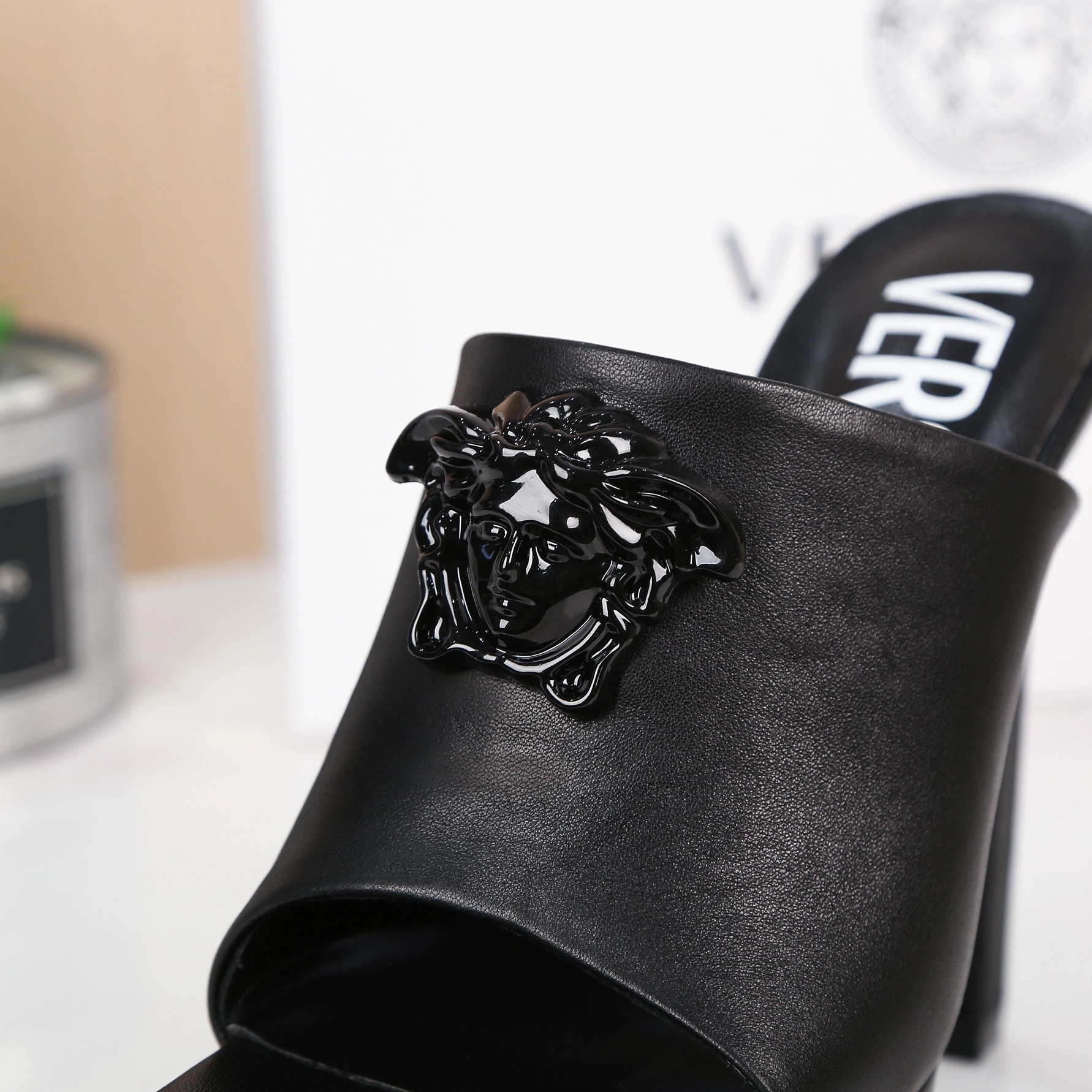 Minimalist 7018 Versace Slippers For Women