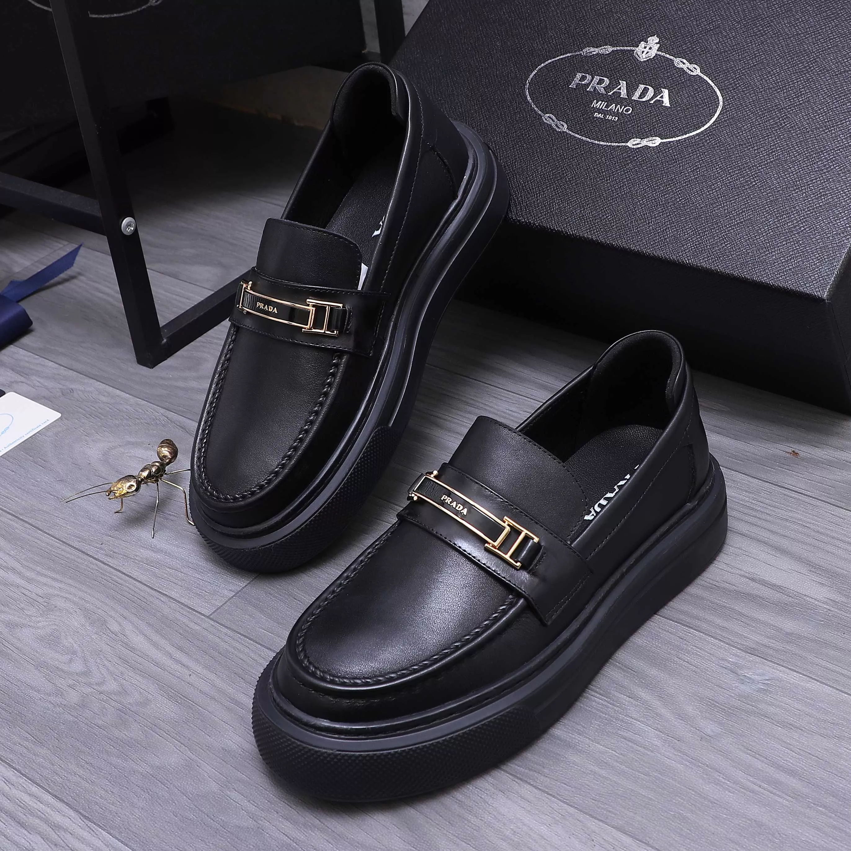 Minimalist 7556 Prada Leather Shoes For Men