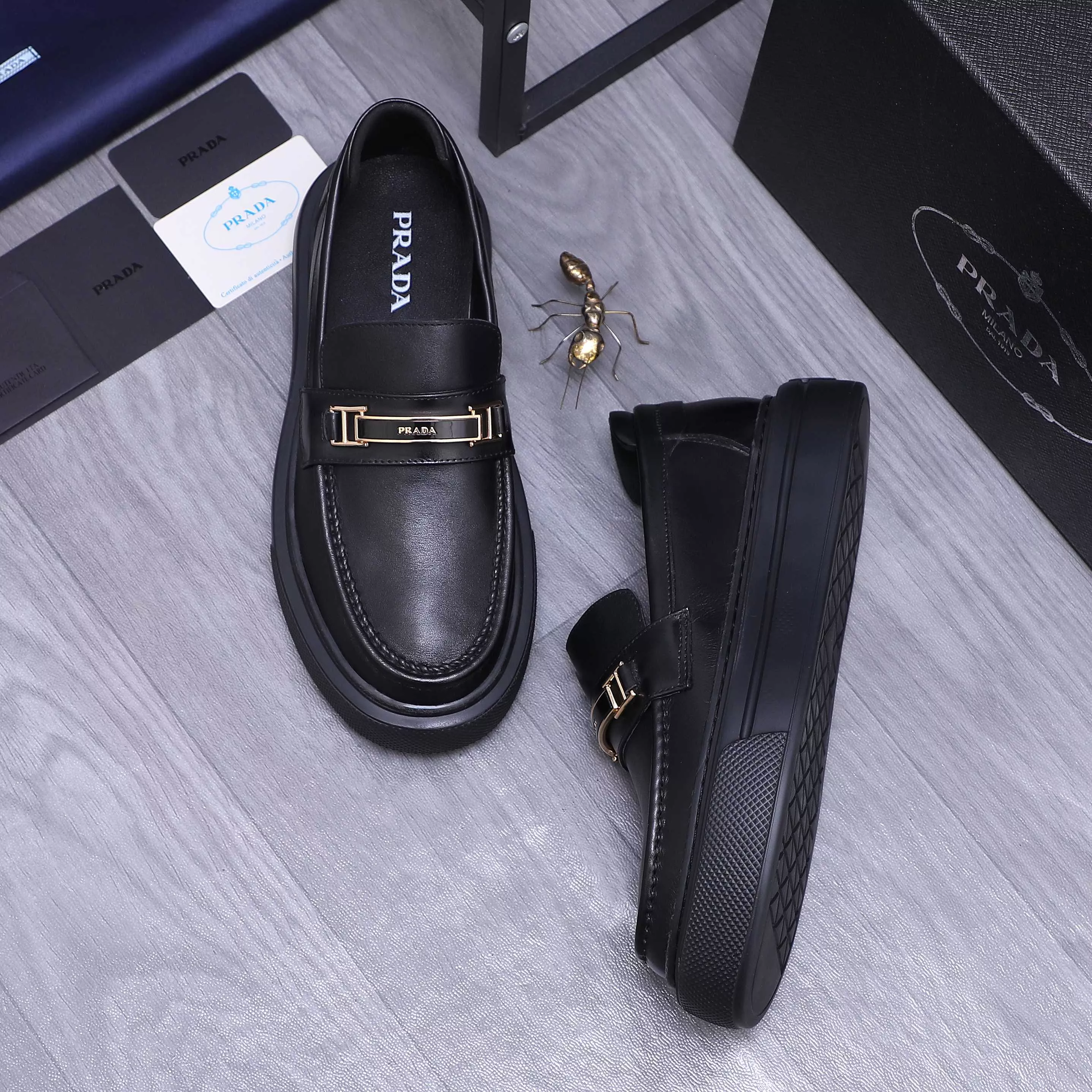 Minimalist 7556 Prada Leather Shoes For Men