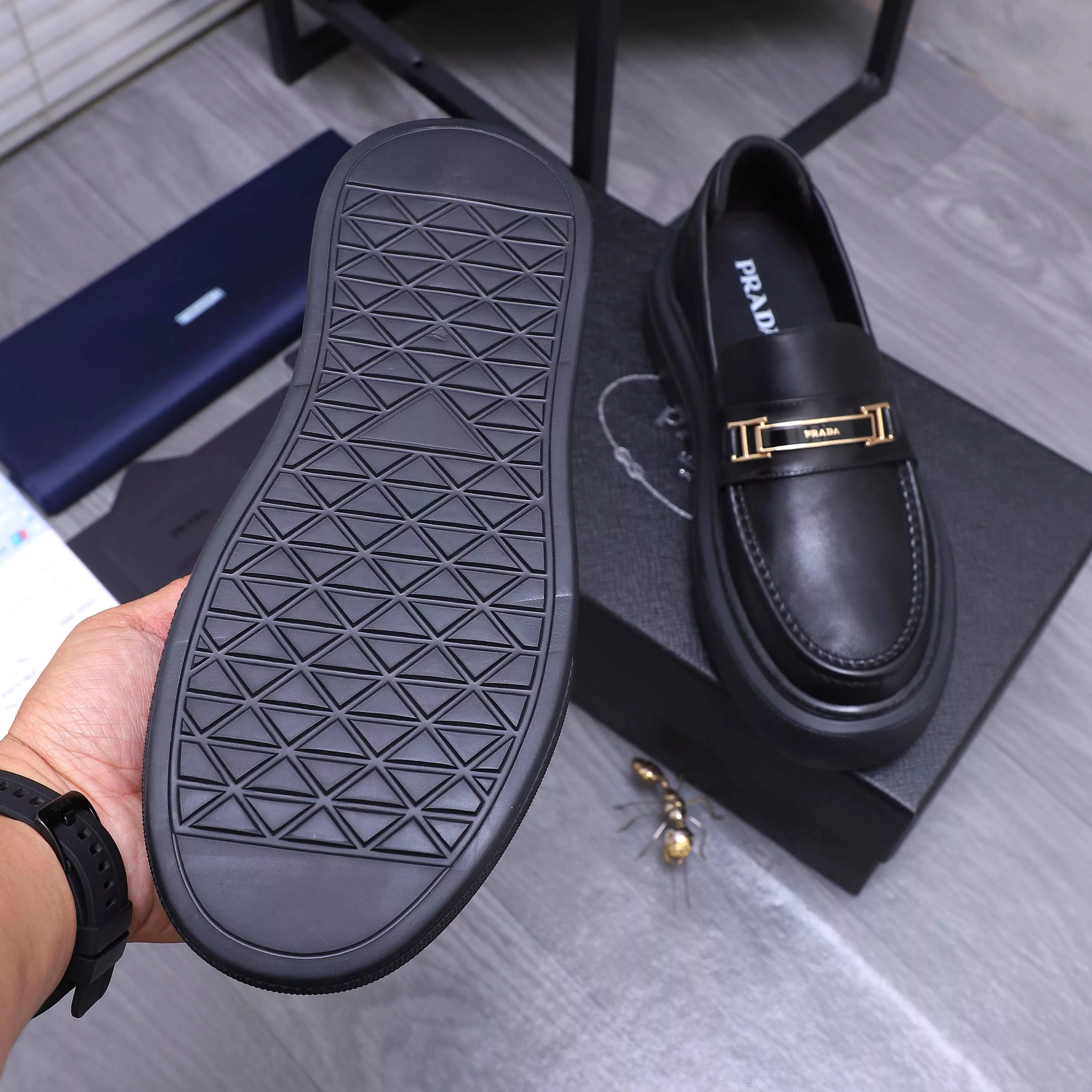Minimalist 7556 Prada Leather Shoes For Men