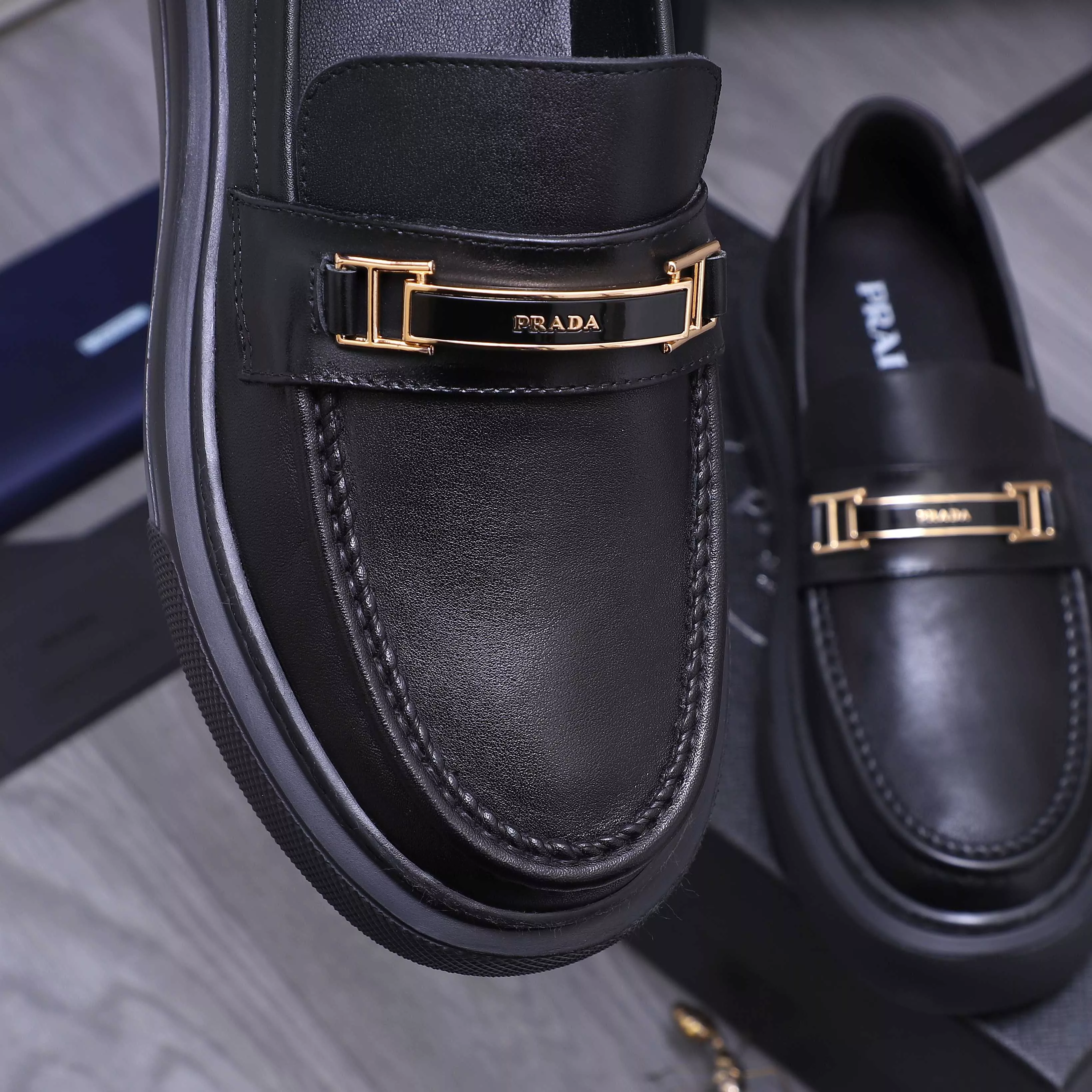 Minimalist 7556 Prada Leather Shoes For Men
