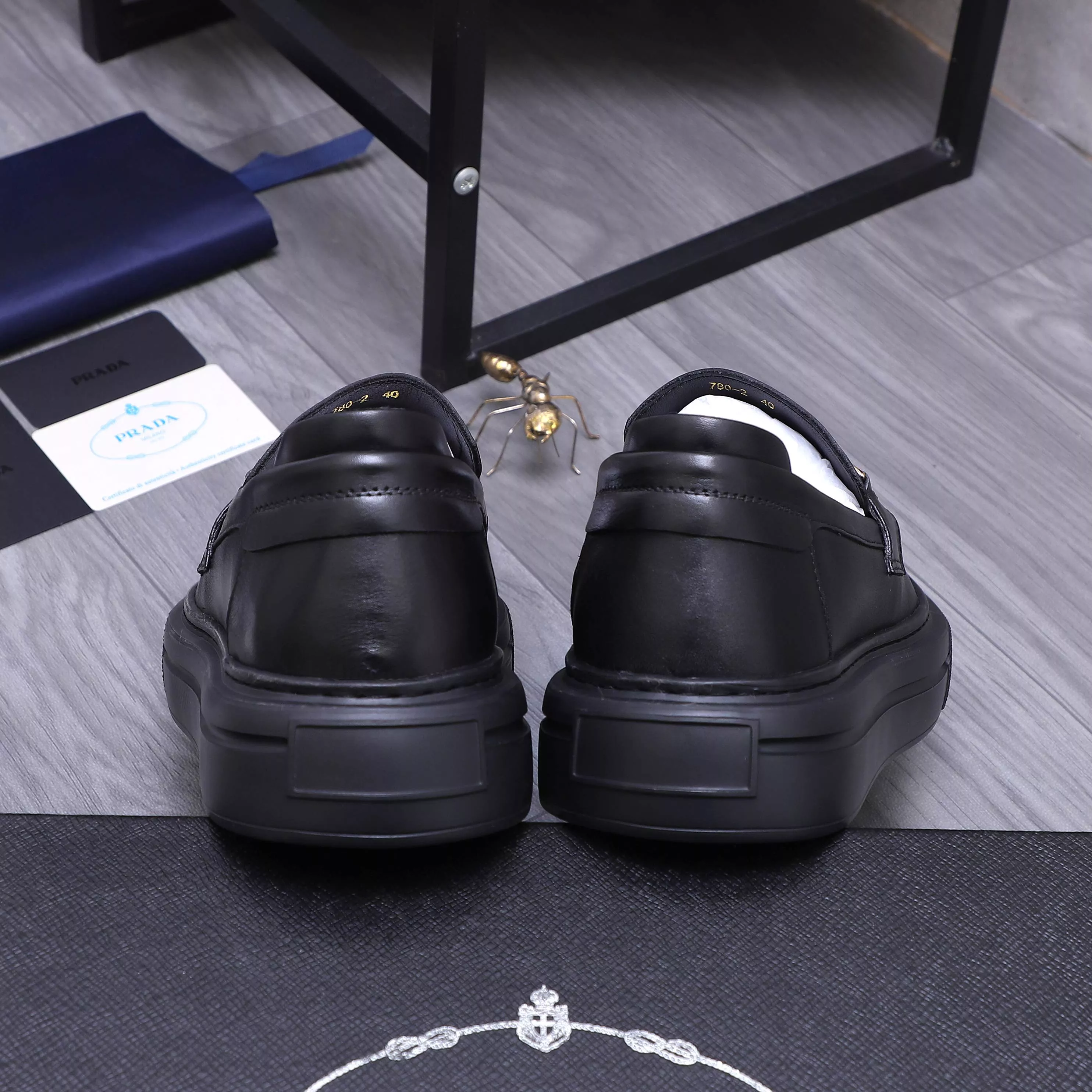 Minimalist 7556 Prada Leather Shoes For Men
