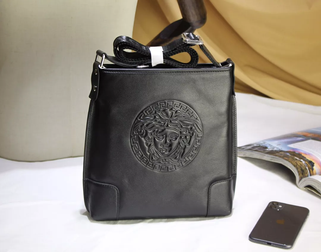 Minimalist 762 Versace AAA Man Messenger Bags