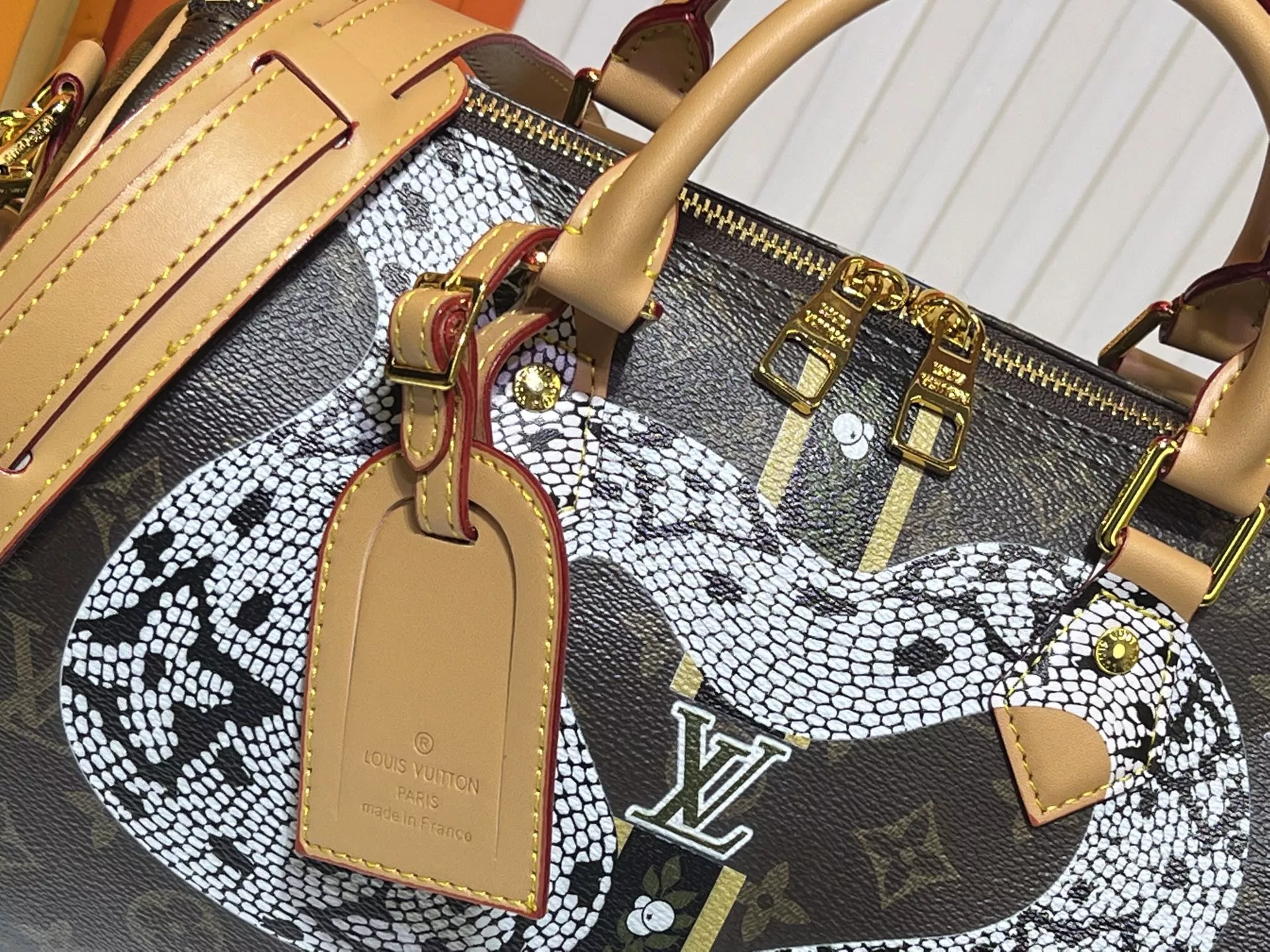 Minimalist 7720 Louis Vuitton AAA Quality Handbags For Women