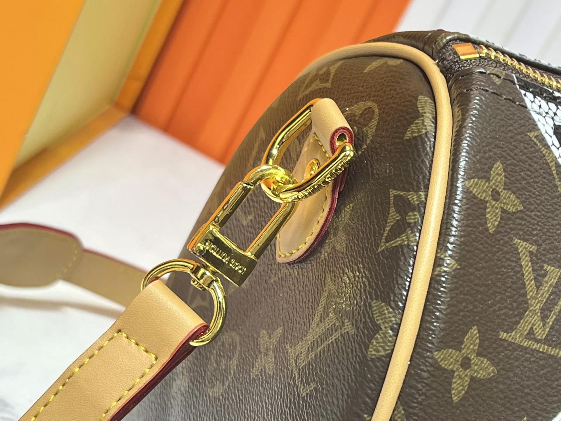 Minimalist 7720 Louis Vuitton AAA Quality Handbags For Women