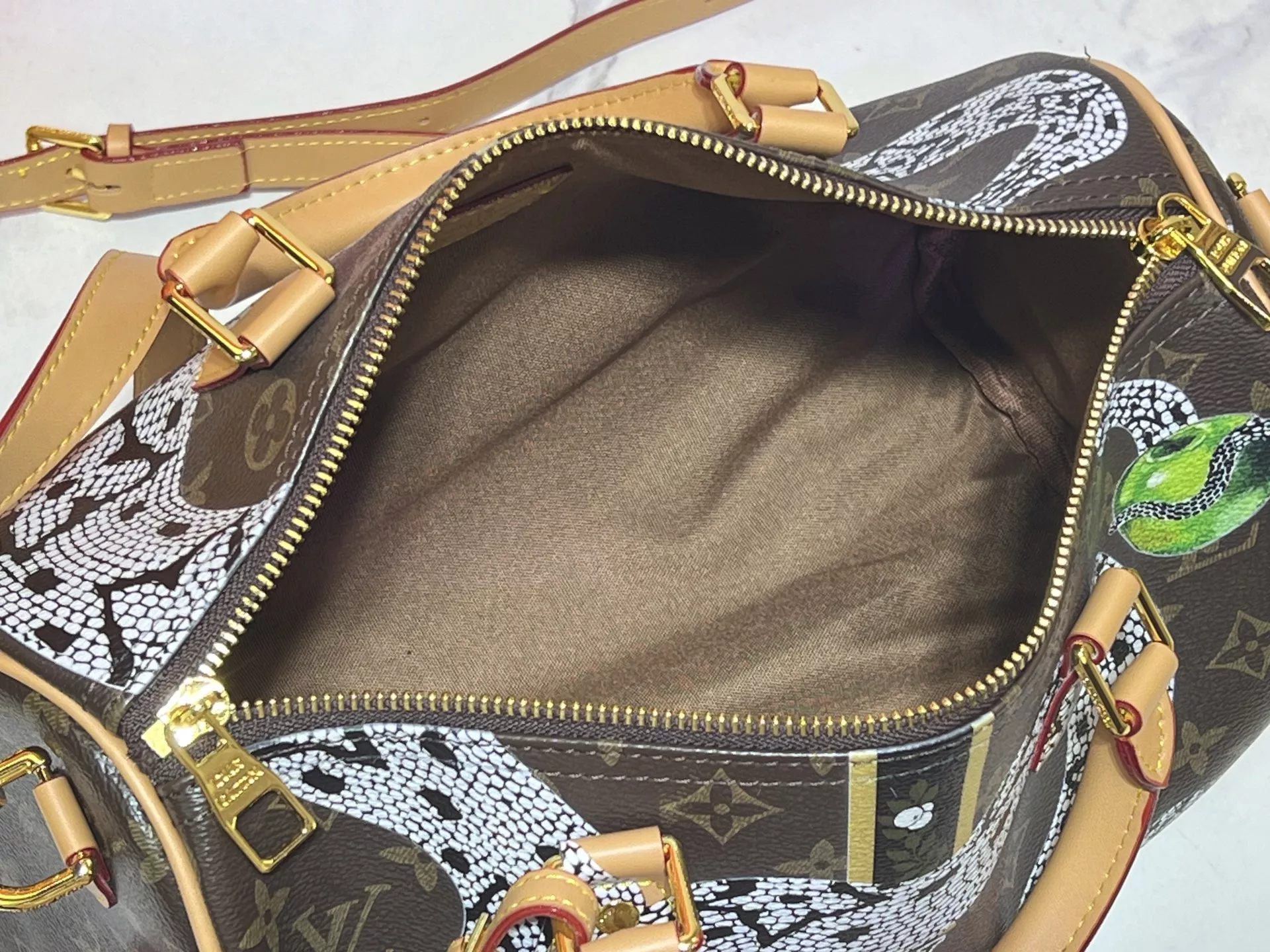 Minimalist 7720 Louis Vuitton AAA Quality Handbags For Women