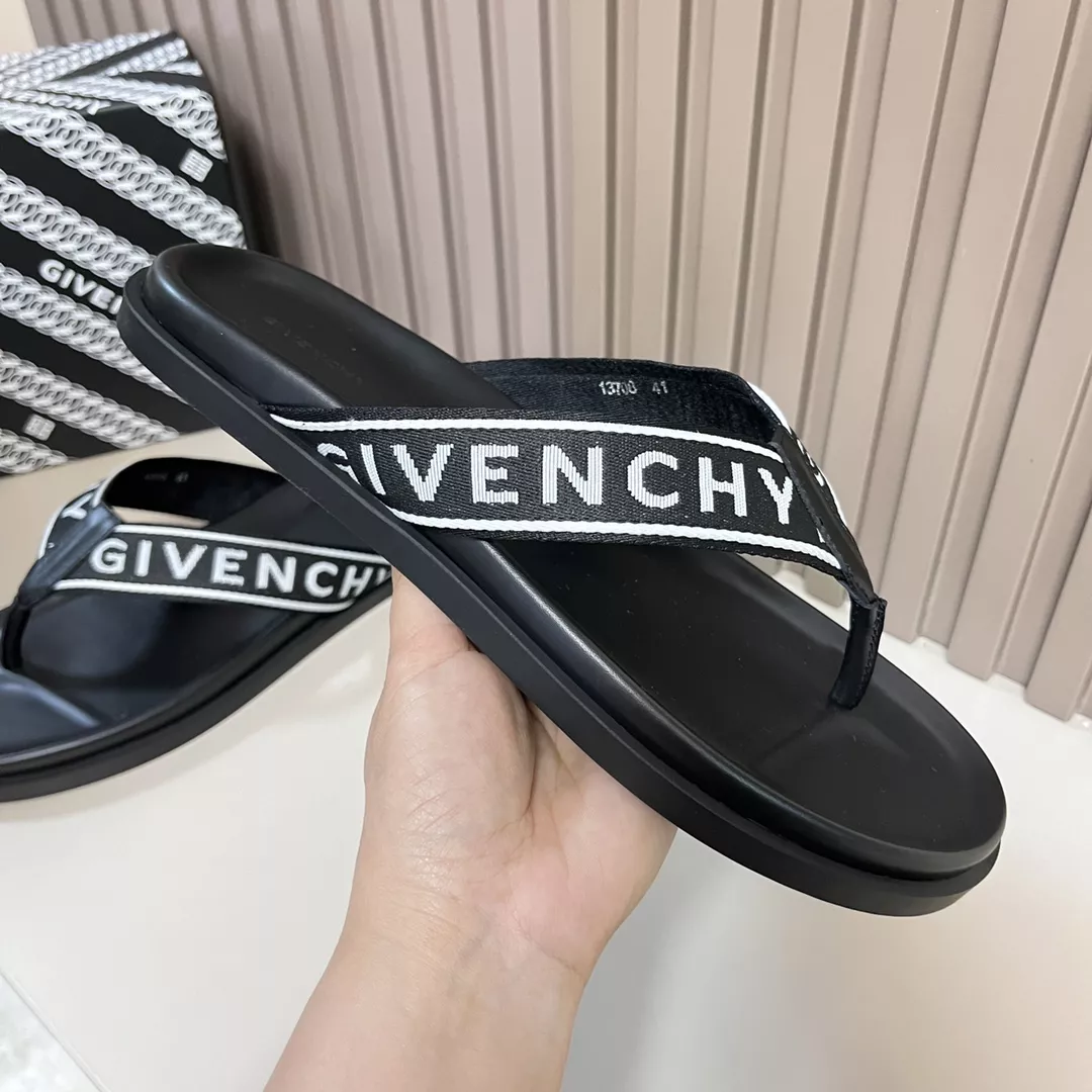 Minimalist 8026 Givenchy Slippers For Men