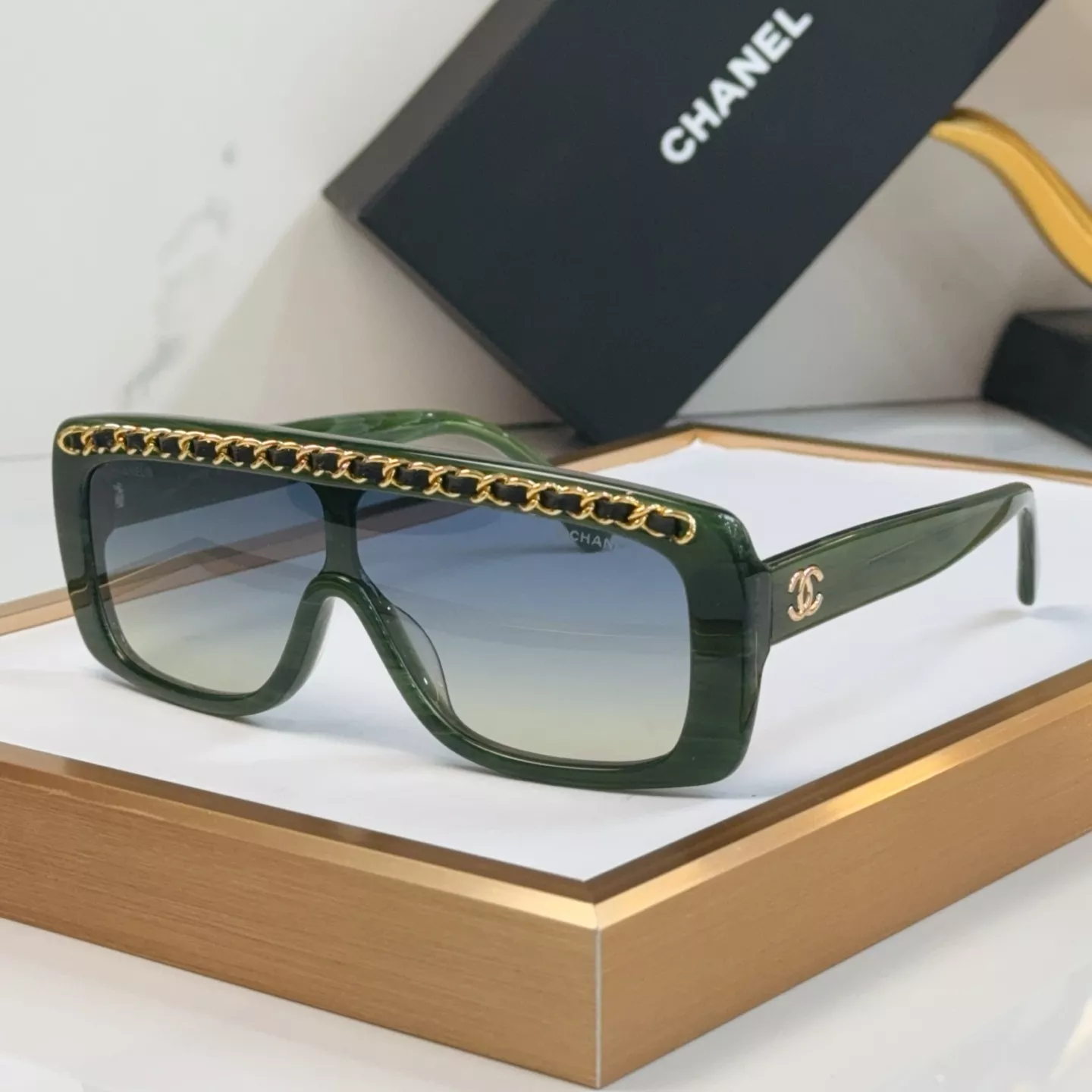 Minimalist 8149 Chanel AAA Quality Sunglasses