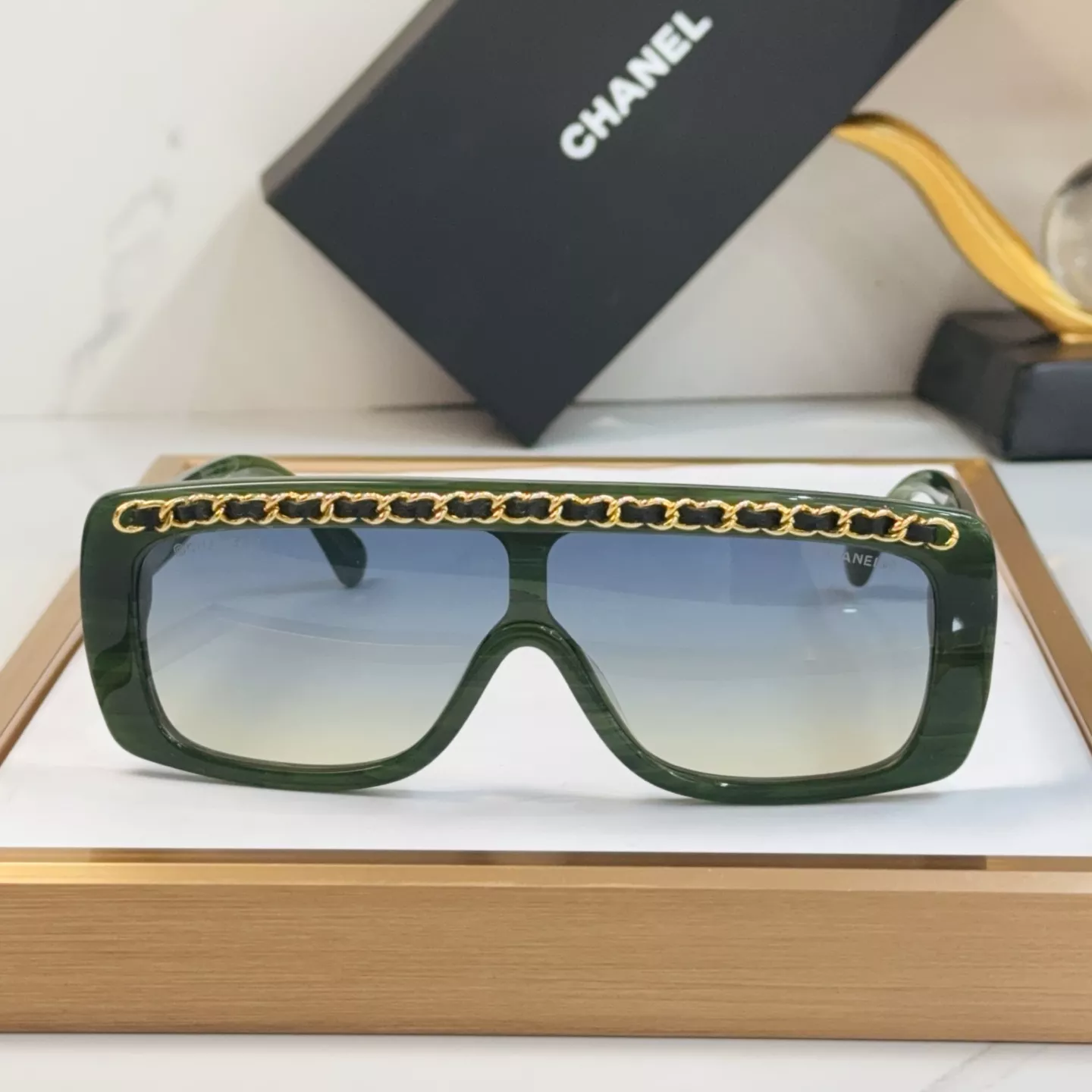 Minimalist 8149 Chanel AAA Quality Sunglasses