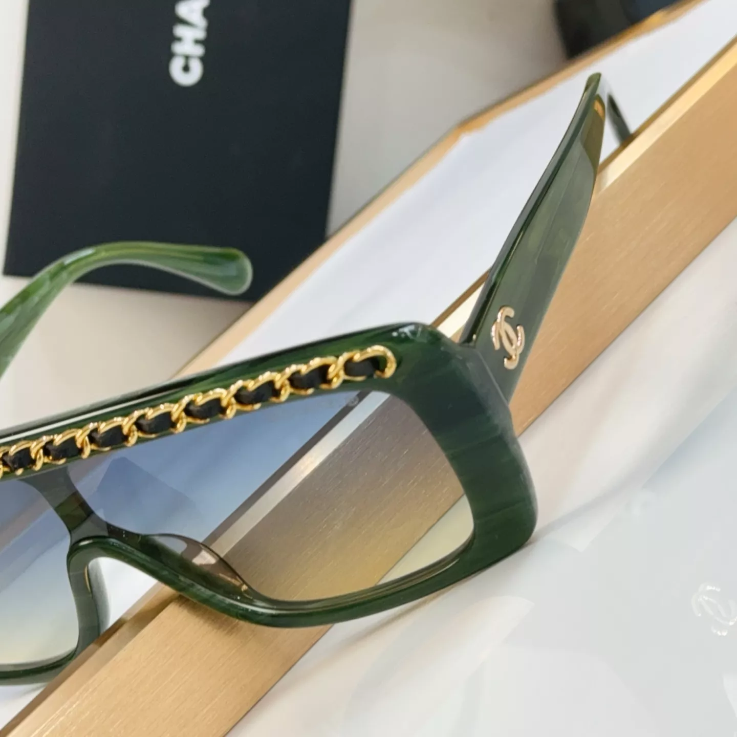Minimalist 8149 Chanel AAA Quality Sunglasses