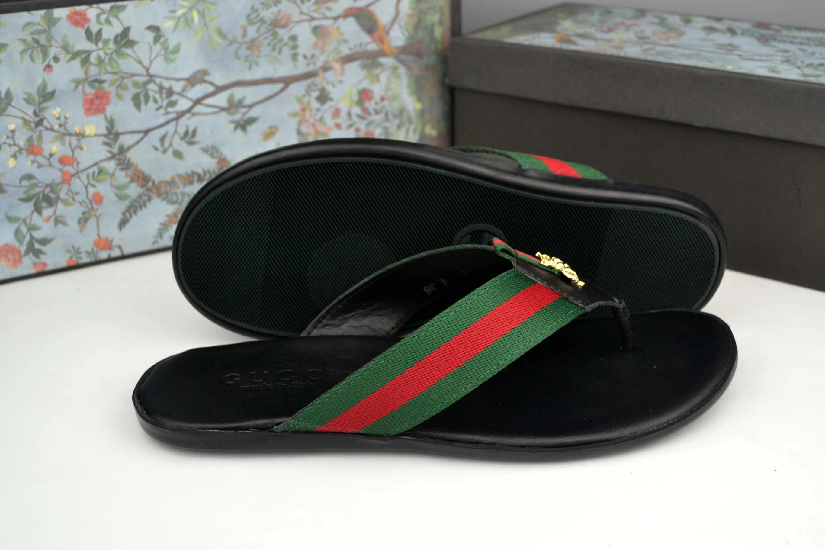 Minimalist 8199 Gucci Slippers For Men