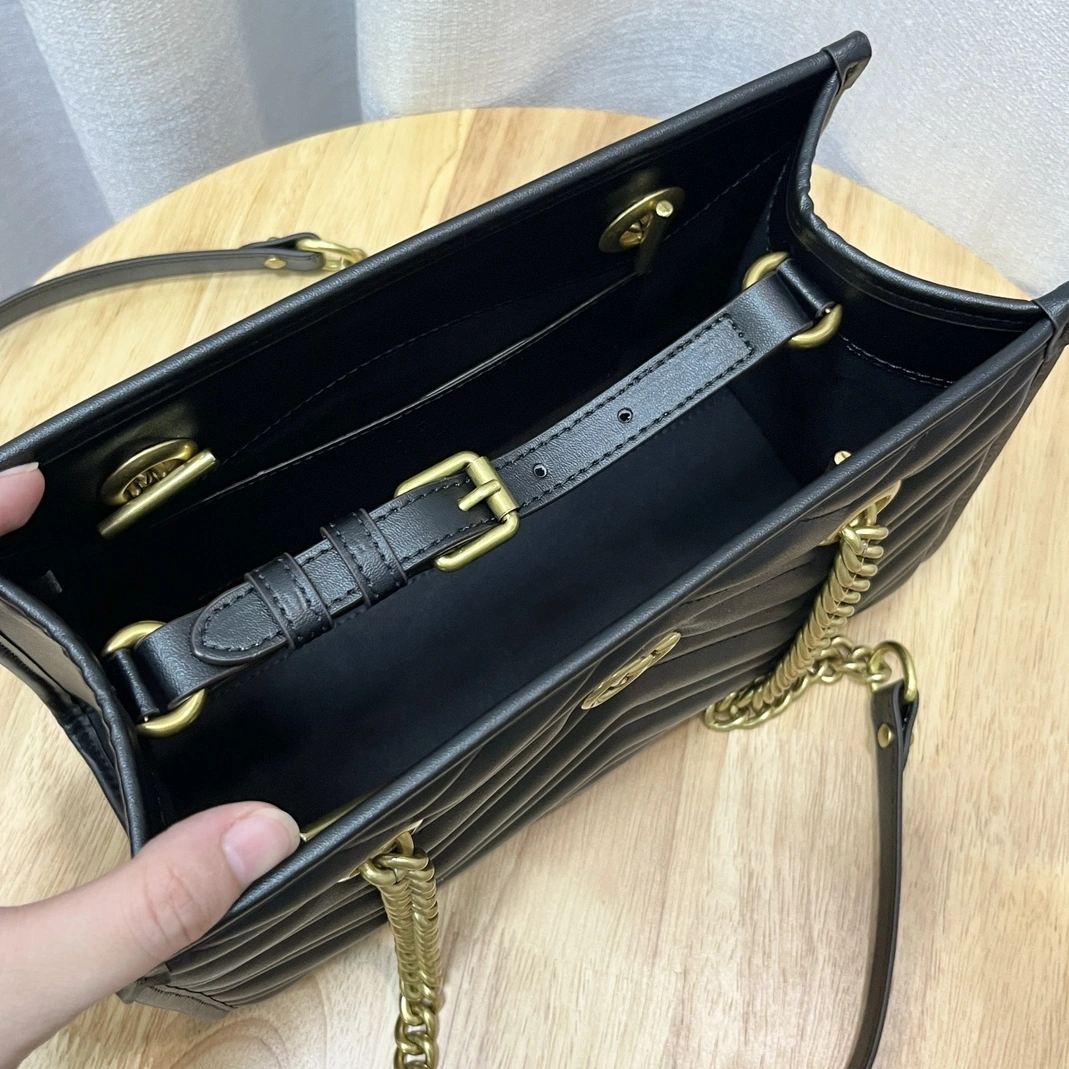 Minimalist 8204 Gucci AAA Quality Shoulder Bags For Women