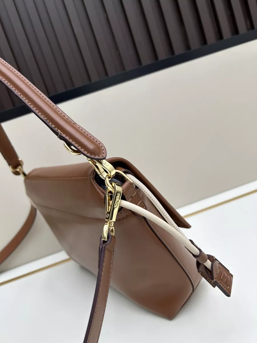Minimalist 825 Fendi AAA Quality Messenger Bags For Women