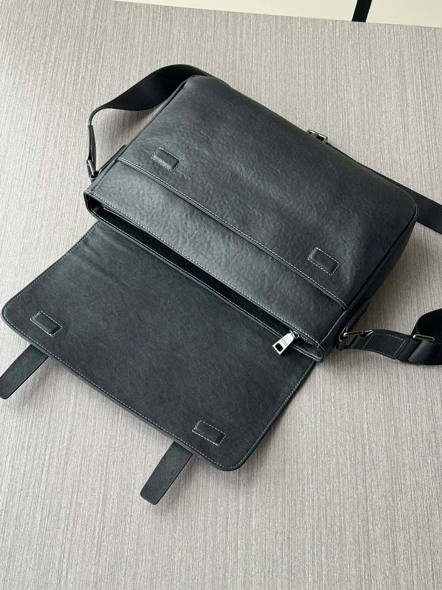 Minimalist 8434 Prada AAA Man Messenger Bags