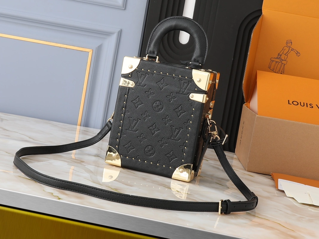 Minimalist 8479 Louis Vuitton AAA Quality Handbags For Women
