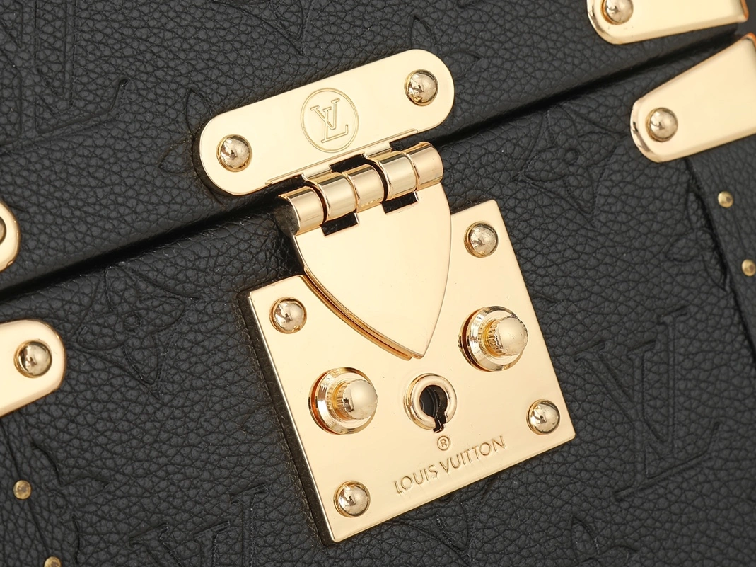 Minimalist 8479 Louis Vuitton AAA Quality Handbags For Women
