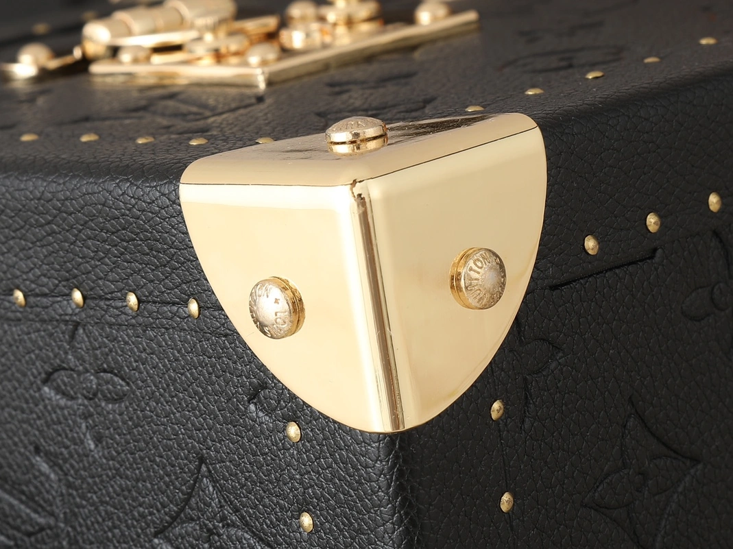 Minimalist 8479 Louis Vuitton AAA Quality Handbags For Women