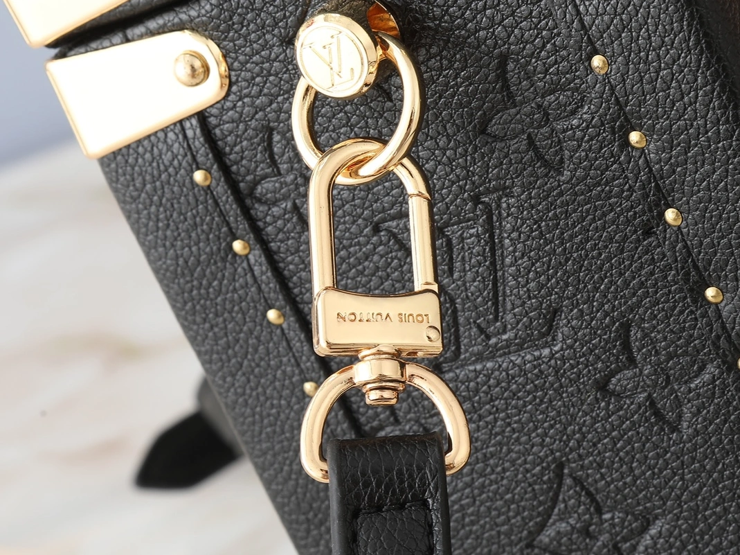 Minimalist 8479 Louis Vuitton AAA Quality Handbags For Women