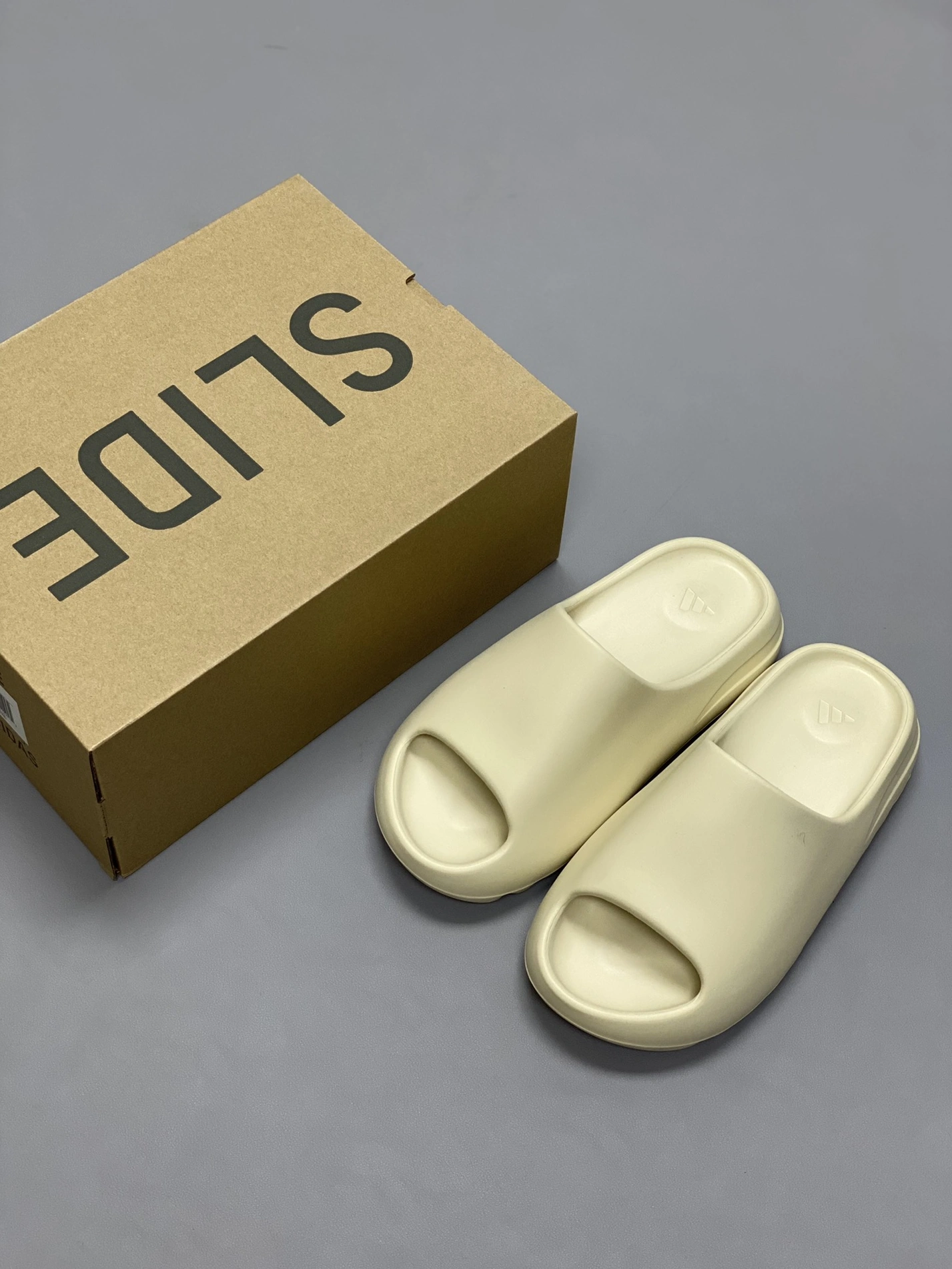 Minimalist 8747 Adidas Yeezy Slippers For Men