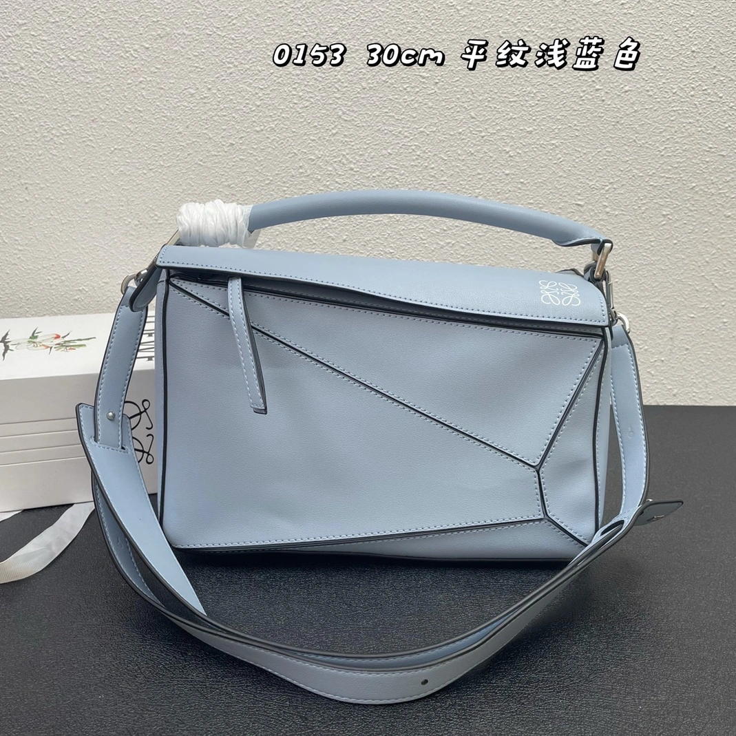 Minimalist 8850 LOEWE AAA Quality Messenger Bags For Women