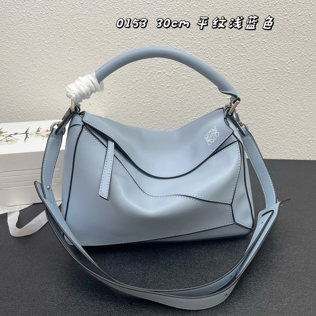Minimalist 8850 LOEWE AAA Quality Messenger Bags For Women