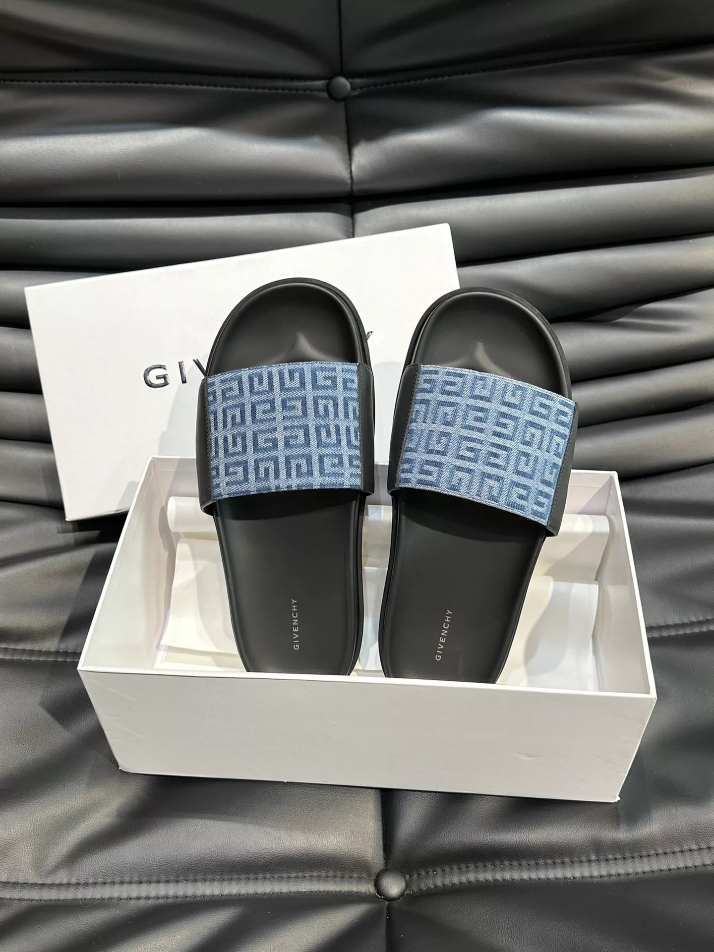 Minimalist 9449 Givenchy Slippers For Men
