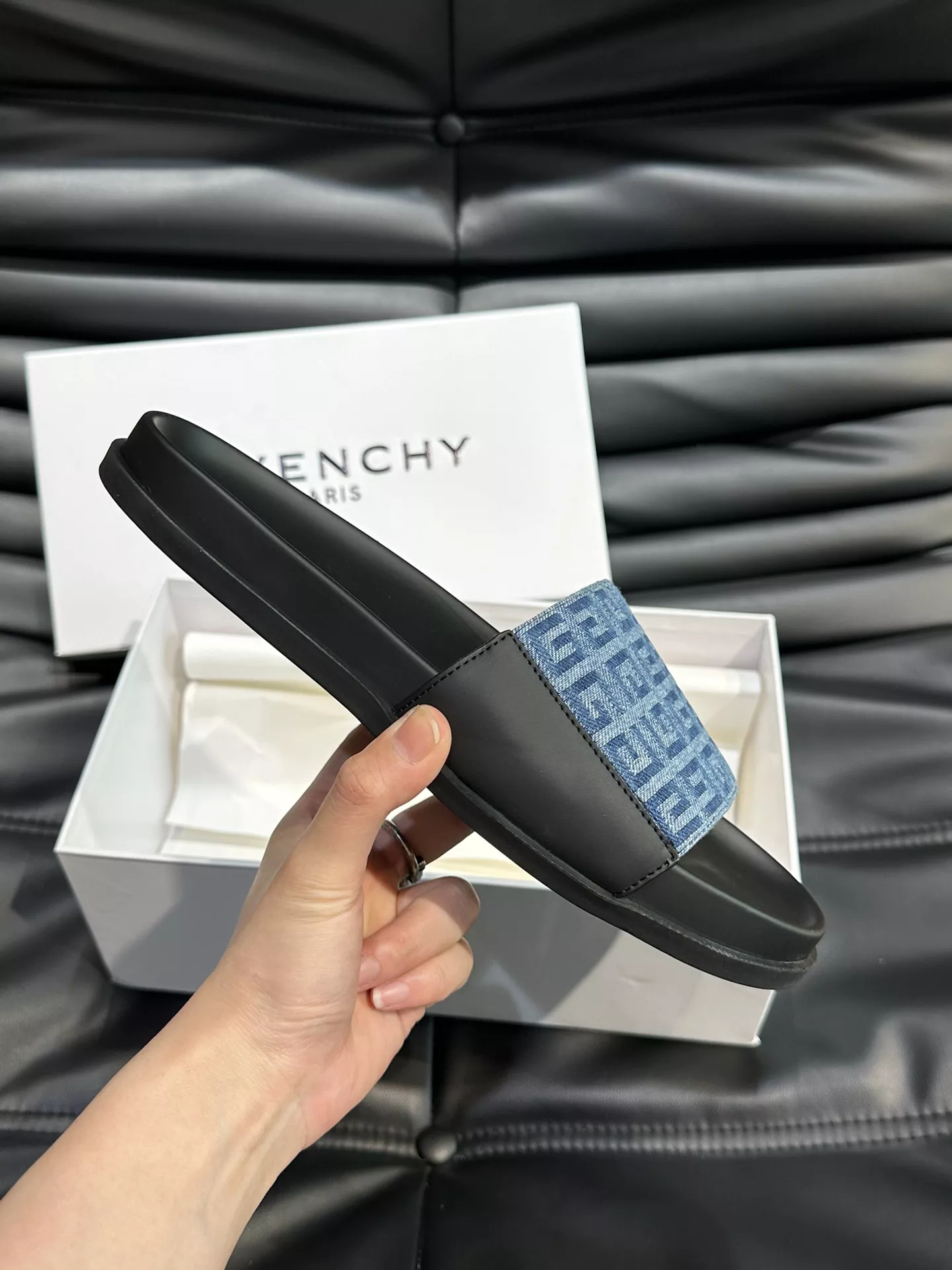 Minimalist 9449 Givenchy Slippers For Men