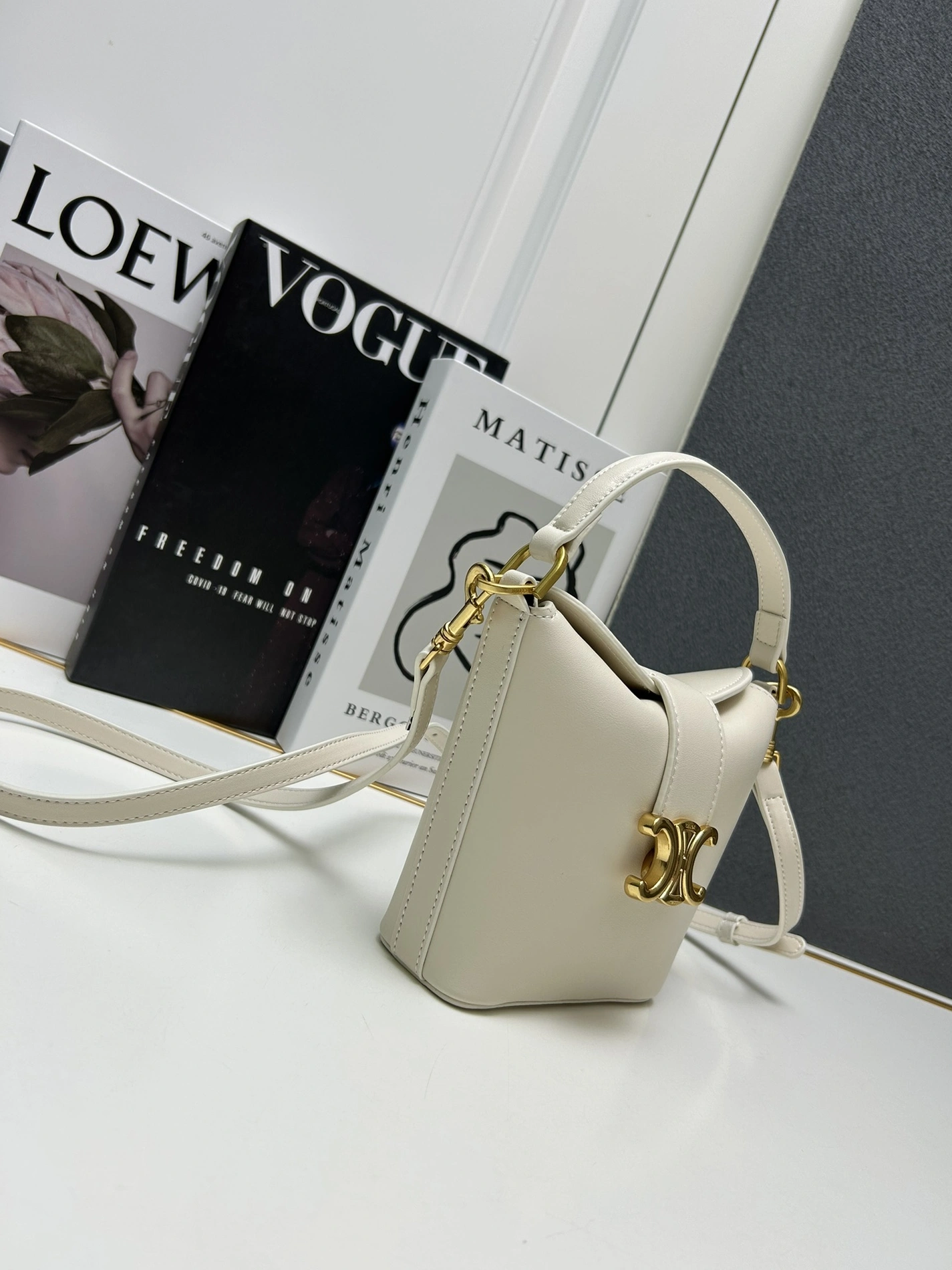 Minimalist 9687 Celine AAA Quality Messenger Bags For Women