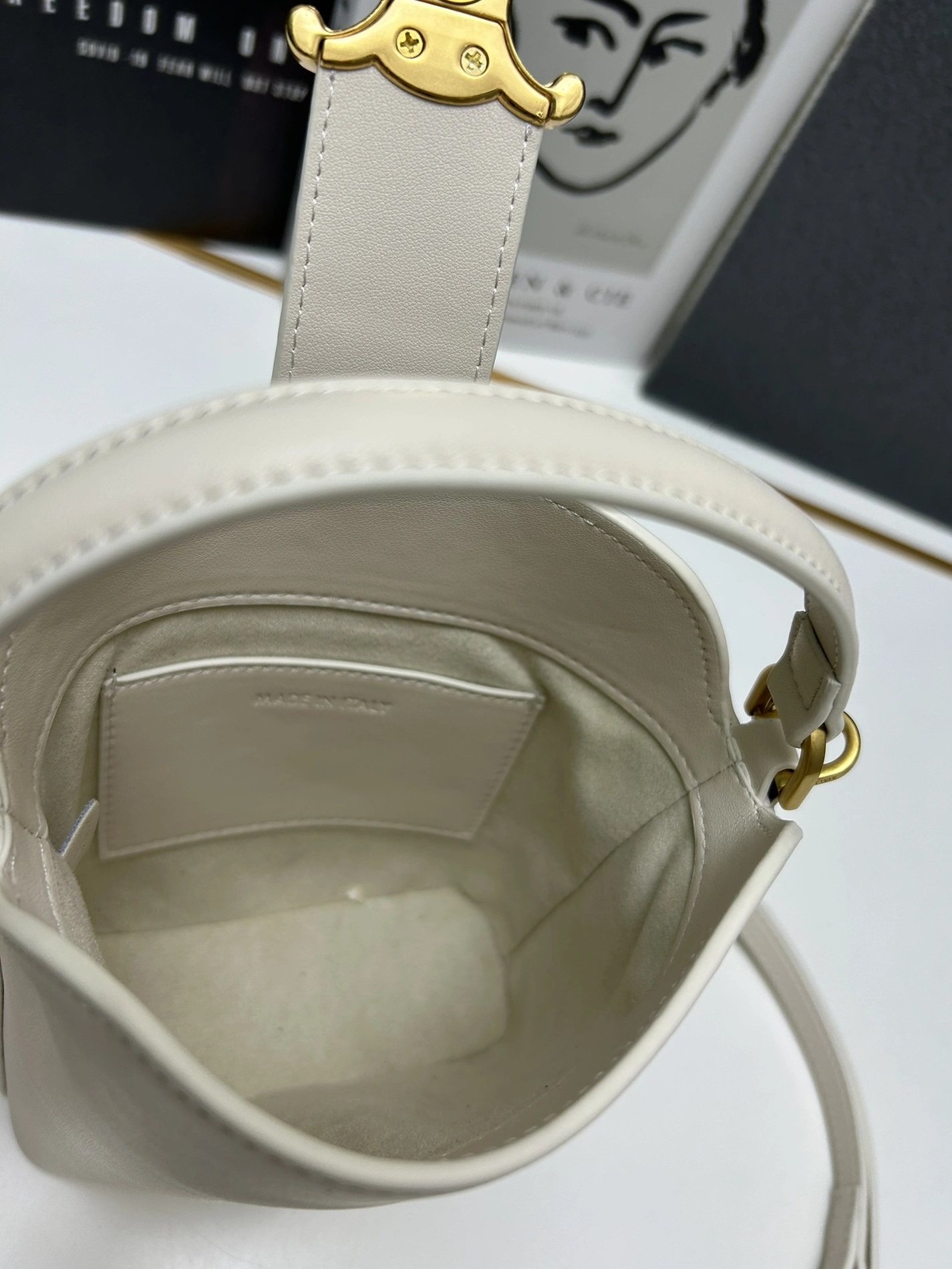 Minimalist 9687 Celine AAA Quality Messenger Bags For Women