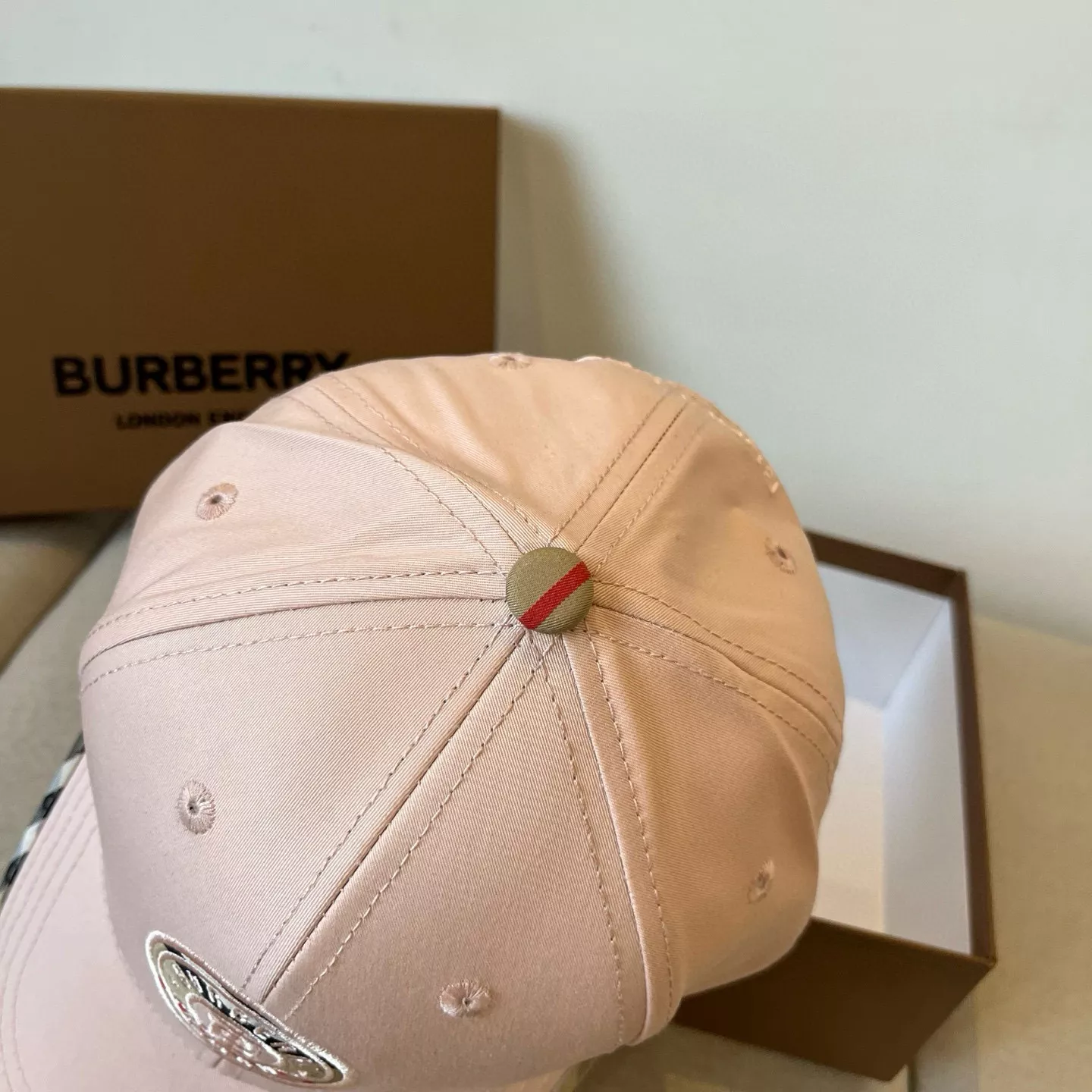 Minimalist 9703 Burberry Caps