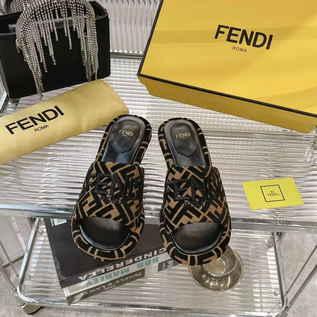 Minimalist 9767 Fendi Slippers For Women