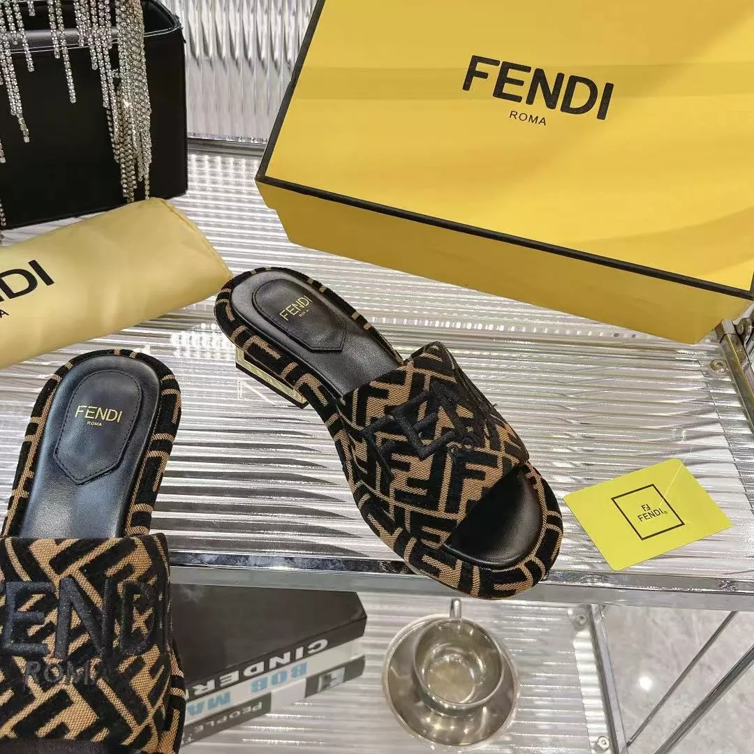 Minimalist 9767 Fendi Slippers For Women