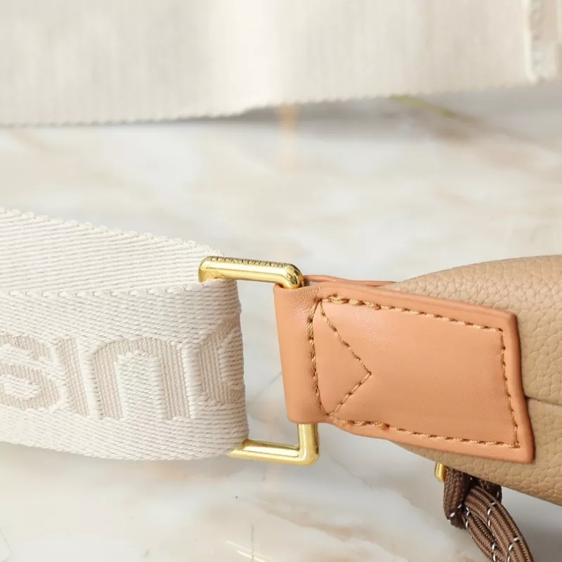 Minimalist 9991 Louis Vuitton AAA Quality Messenger Bags For Women