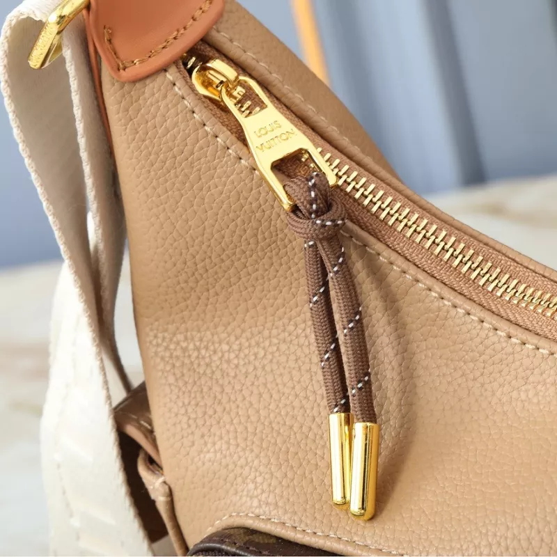 Minimalist 9991 Louis Vuitton AAA Quality Messenger Bags For Women