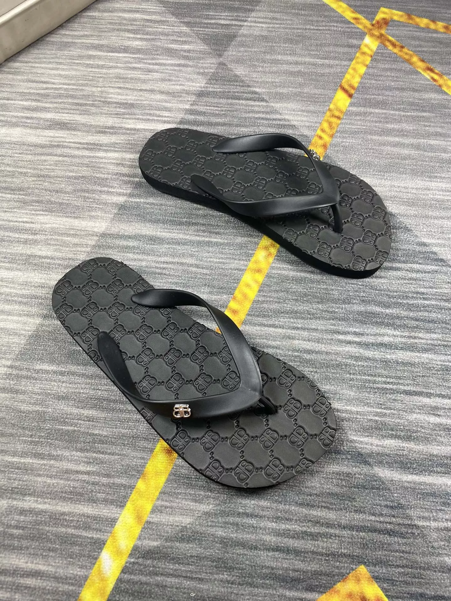 Modern 1050 Balenciaga Slippers For Men