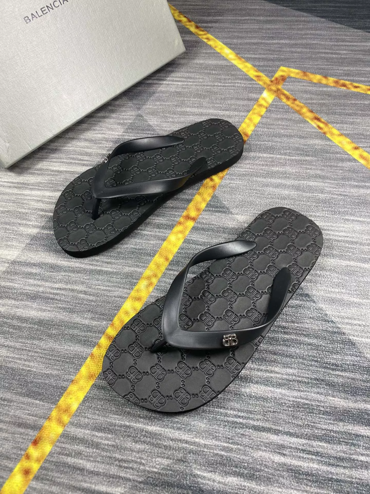 Modern 1050 Balenciaga Slippers For Men